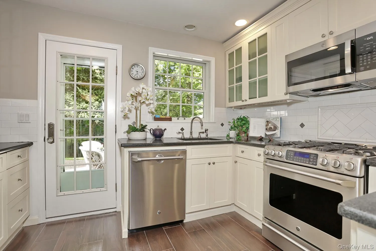 11 Muir Lane, Clarkstown, NY, 4 Bedrooms Bedrooms, 11 Rooms Rooms,2 BathroomsBathrooms,Residential,For Rent,Muir,0,1044296 11 Muir Lane, Clarkstown, NY, 4 Bedrooms Bedrooms, 11 Rooms Rooms,2 BathroomsBathrooms,Residential,For Rent,Muir,0,1044296