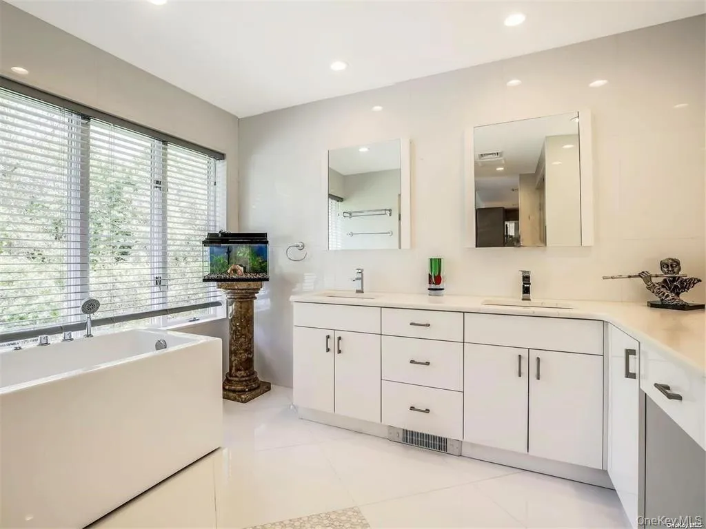 5 Woodfield Lane, Oyster Bay, NY, 5 Bedrooms Bedrooms, 14 Rooms Rooms,5 BathroomsBathrooms,Residential,For Rent,Woodfield,0,1044302 5 Woodfield Lane, Oyster Bay, NY, 5 Bedrooms Bedrooms, 14 Rooms Rooms,5 BathroomsBathrooms,Residential,For Rent,Woodfield,0,1044302