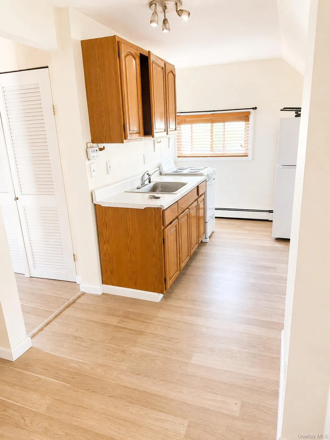 361 Twin S lane, Hempstead, NY, 1 Bedroom Bedrooms, 3 Rooms Rooms,1 BathroomBathrooms,Residential Lease,For Rent,Twin S lane,0,1044303 361 Twin S lane, Hempstead, NY, 1 Bedroom Bedrooms, 3 Rooms Rooms,1 BathroomBathrooms,Residential Lease,For Rent,Twin S lane,0,1044303