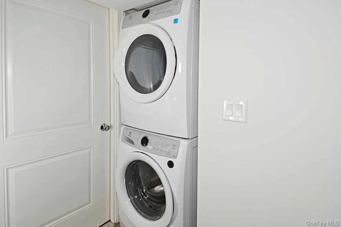 195 Purchase Street, Rye City, NY, 3 Bedrooms Bedrooms, 5 Rooms Rooms,2 BathroomsBathrooms,Residential Lease,For Rent,Purchase,0,1044304 195 Purchase Street, Rye City, NY, 3 Bedrooms Bedrooms, 5 Rooms Rooms,2 BathroomsBathrooms,Residential Lease,For Rent,Purchase,0,1044304