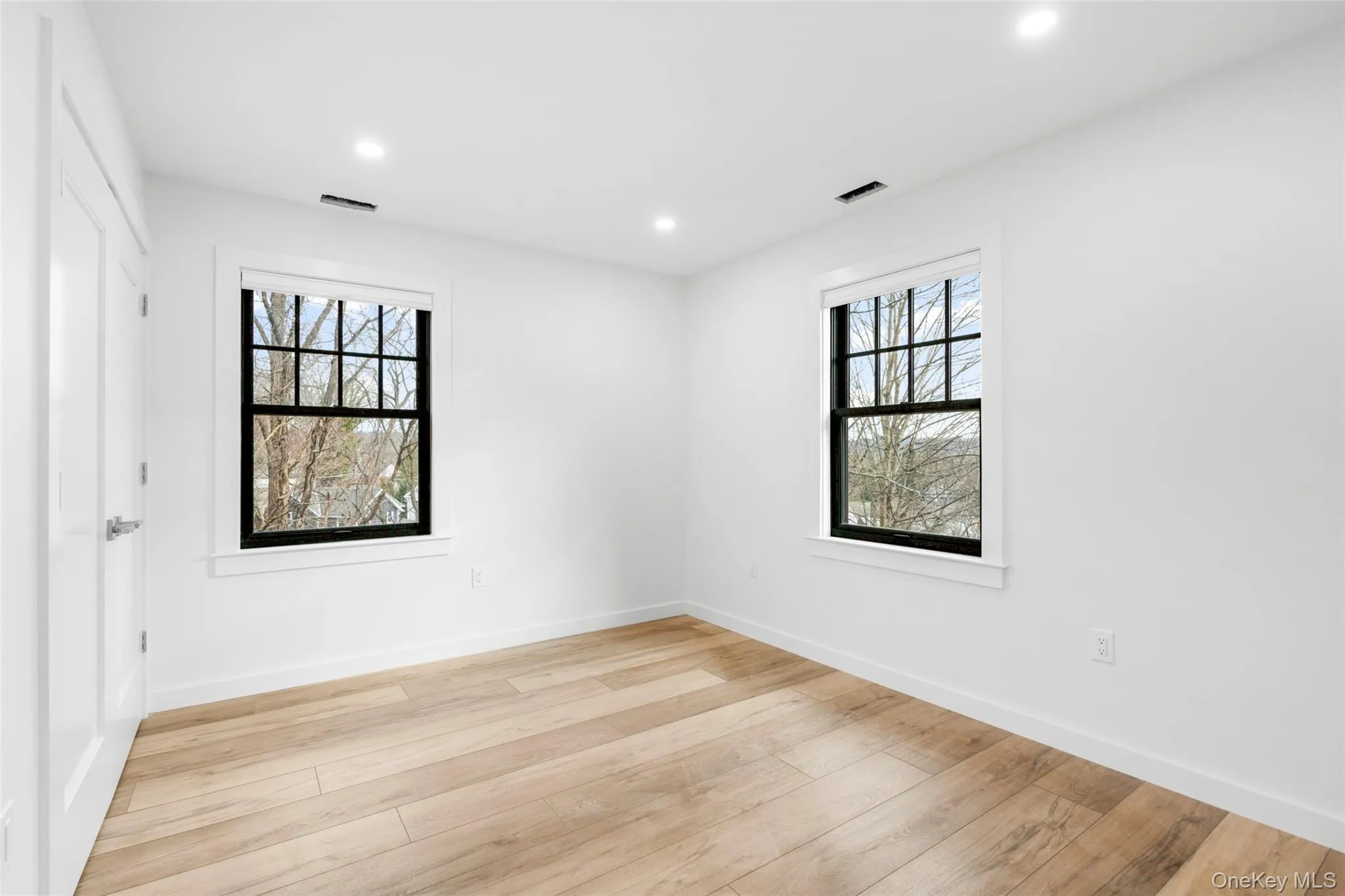 Bedroom 2 - view 1 Bedroom 2 - view 1