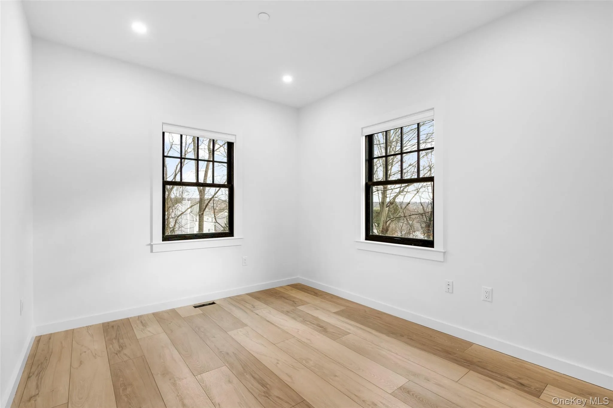 Office/ Guest Room Office/ Guest Room