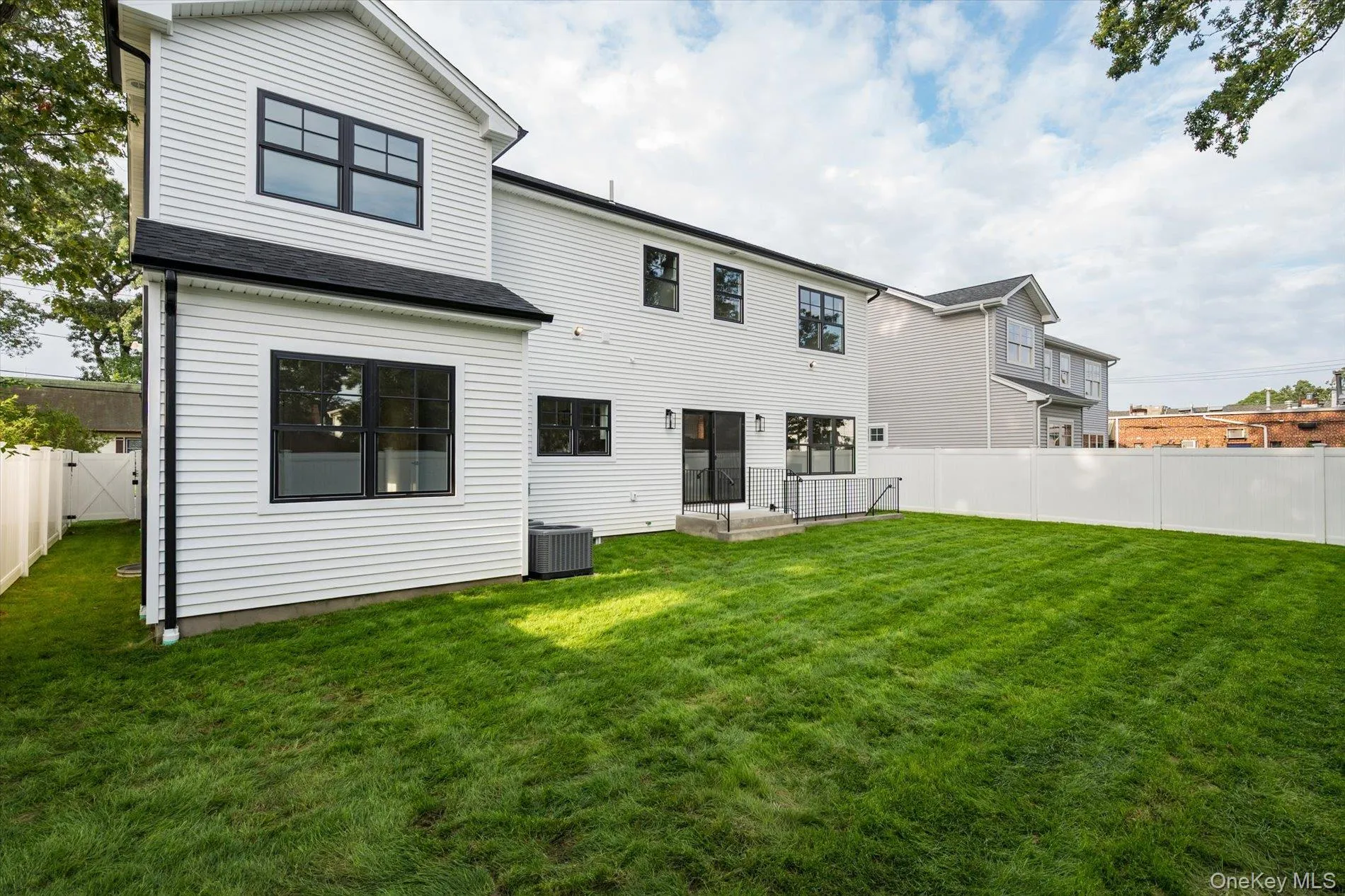 115 Jackson Avenue, Oyster Bay, NY, 5 Bedrooms Bedrooms, 10 Rooms Rooms,3 BathroomsBathrooms,Residential,For Rent,Jackson,0,1044308 115 Jackson Avenue, Oyster Bay, NY, 5 Bedrooms Bedrooms, 10 Rooms Rooms,3 BathroomsBathrooms,Residential,For Rent,Jackson,0,1044308