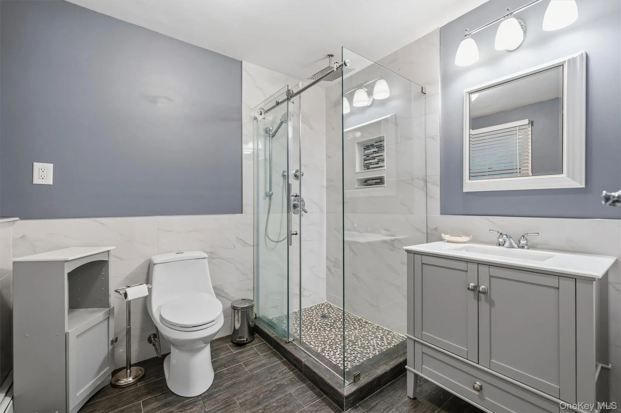 Lower level- full bath Lower level- full bath