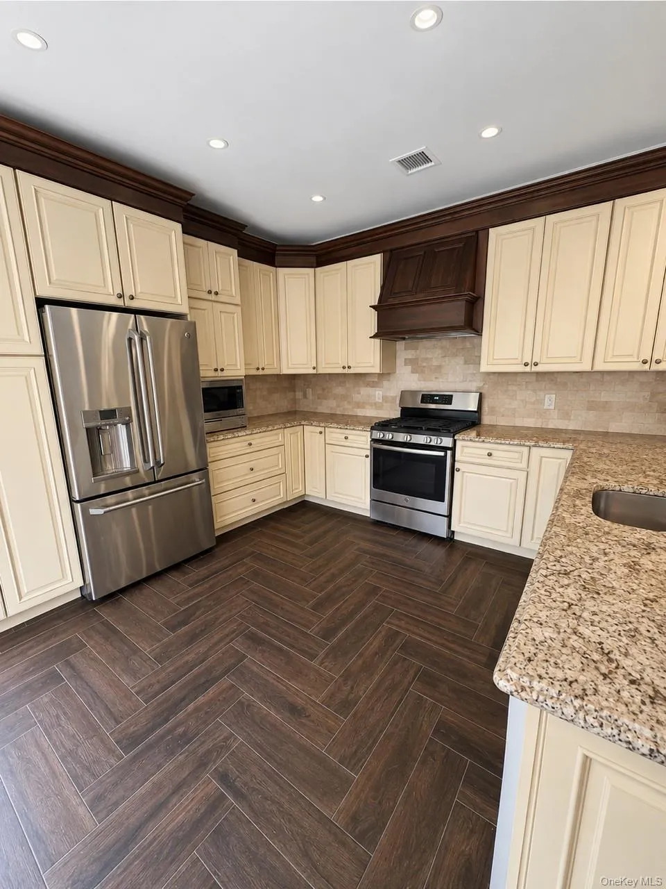 902 Manor Lane, Islip, NY, 2 Bedrooms Bedrooms, 4 Rooms Rooms,2 BathroomsBathrooms,Residential Lease,For Rent,Manor,0,1044323 902 Manor Lane, Islip, NY, 2 Bedrooms Bedrooms, 4 Rooms Rooms,2 BathroomsBathrooms,Residential Lease,For Rent,Manor,0,1044323