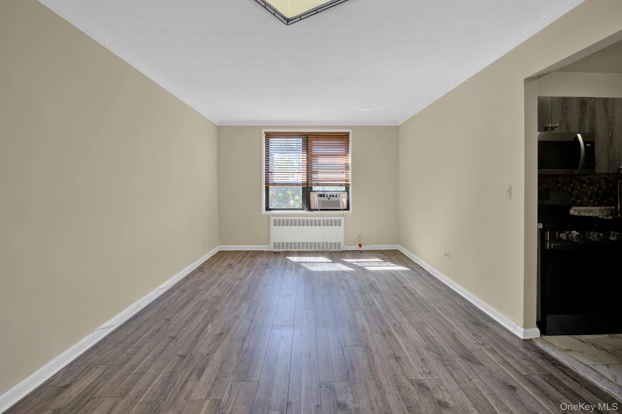 150-10 71st Avenue, New York, NY, 1 Bedroom Bedrooms, 3 Rooms Rooms,1 BathroomBathrooms,Residential,For Rent,71st,0,1044327 150-10 71st Avenue, New York, NY, 1 Bedroom Bedrooms, 3 Rooms Rooms,1 BathroomBathrooms,Residential,For Rent,71st,0,1044327