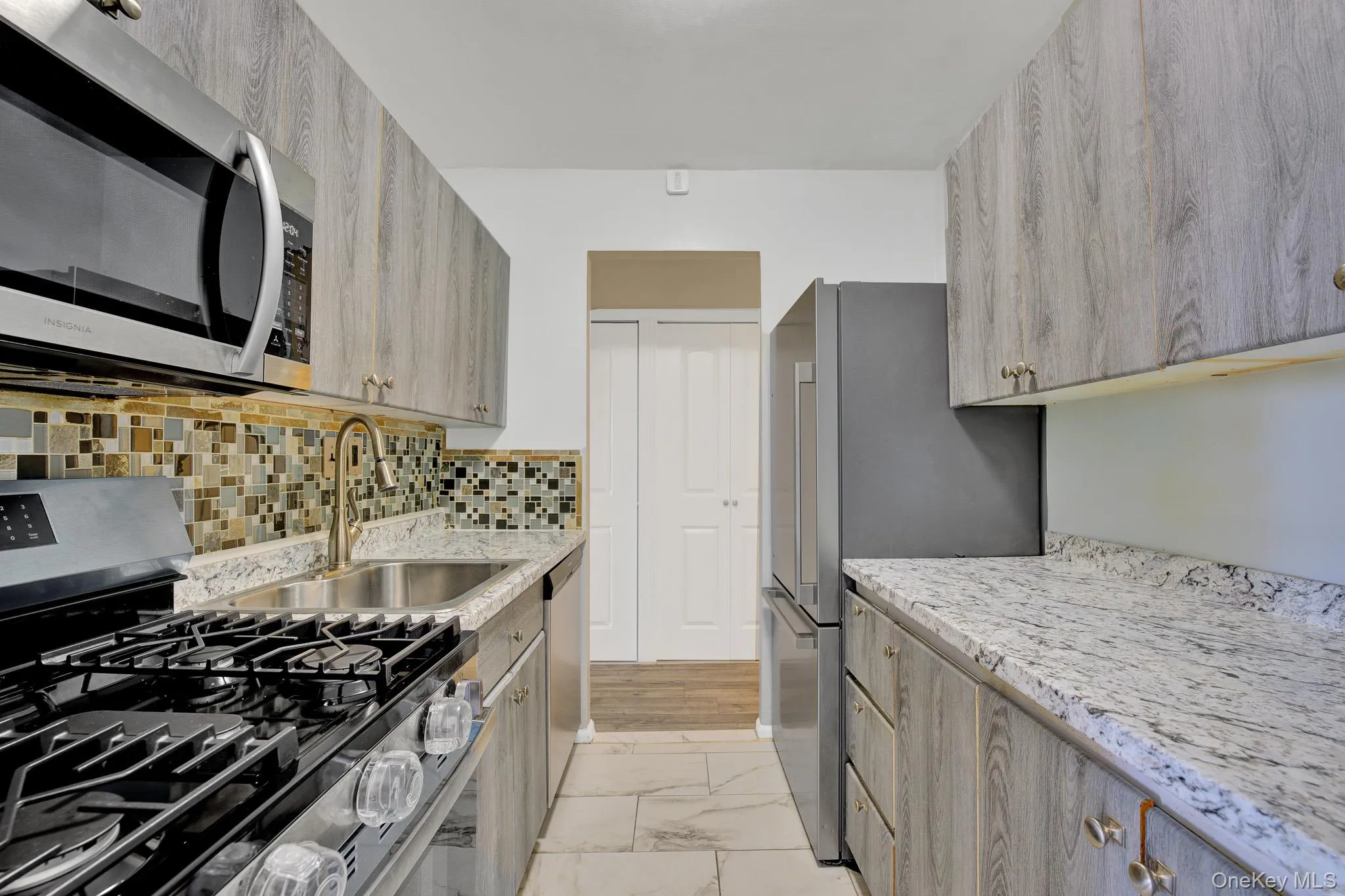150-10 71st Avenue, New York, NY, 1 Bedroom Bedrooms, 3 Rooms Rooms,1 BathroomBathrooms,Residential,For Rent,71st,0,1044327 150-10 71st Avenue, New York, NY, 1 Bedroom Bedrooms, 3 Rooms Rooms,1 BathroomBathrooms,Residential,For Rent,71st,0,1044327