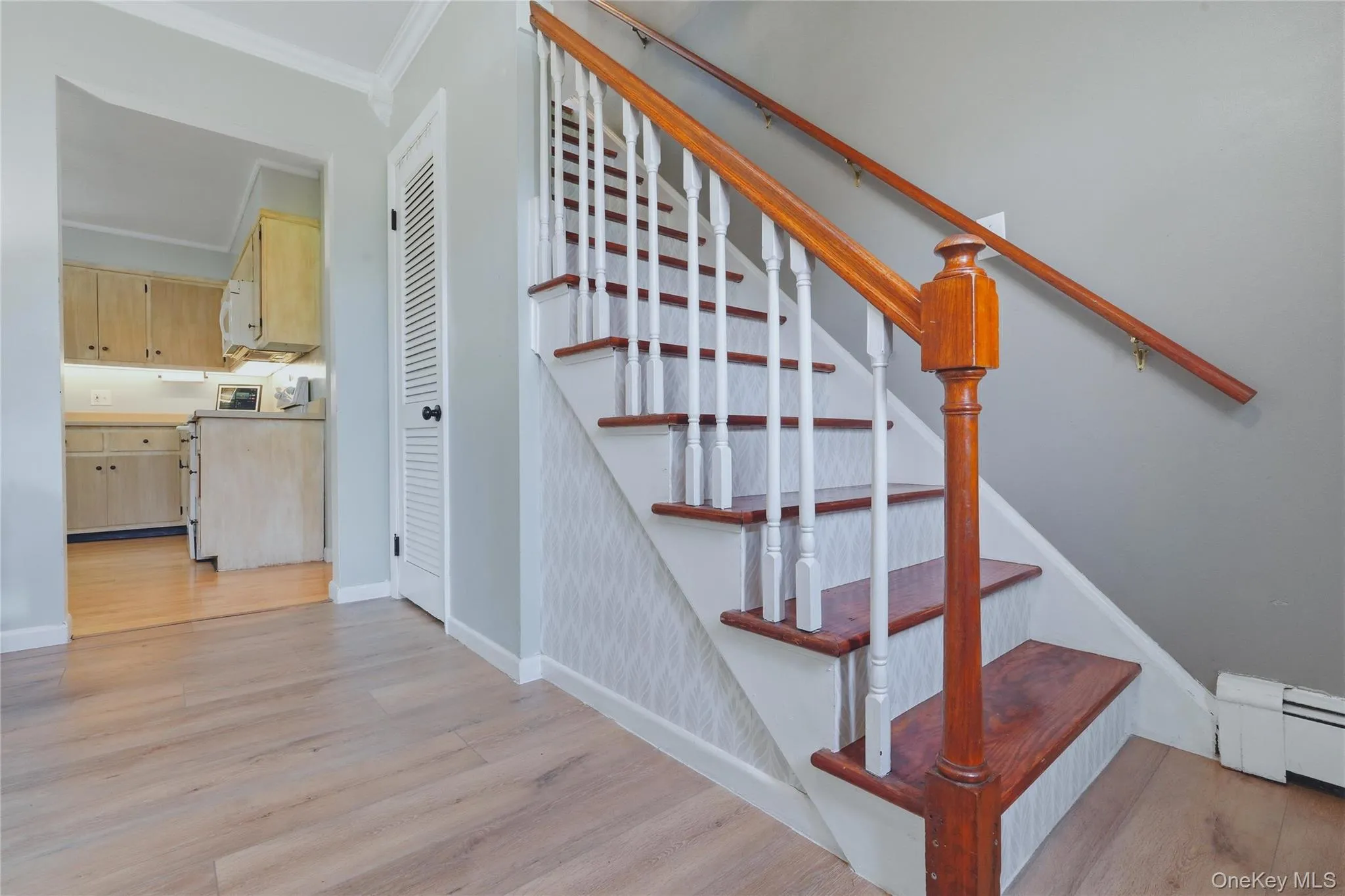 24 Esther Place, Ulster, NY, 4 Bedrooms Bedrooms, 8 Rooms Rooms,1 BathroomBathrooms,Residential,For Rent,Esther,0,1044339 24 Esther Place, Ulster, NY, 4 Bedrooms Bedrooms, 8 Rooms Rooms,1 BathroomBathrooms,Residential,For Rent,Esther,0,1044339