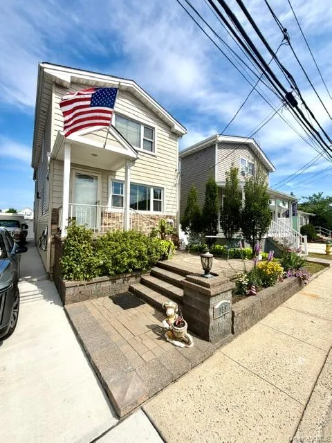 159 Sportsmans Avenue, Hempstead, NY, 2 Bedrooms Bedrooms, 7 Rooms Rooms,2 BathroomsBathrooms,Residential,For Rent,Sportsmans,0,1044344 159 Sportsmans Avenue, Hempstead, NY, 2 Bedrooms Bedrooms, 7 Rooms Rooms,2 BathroomsBathrooms,Residential,For Rent,Sportsmans,0,1044344