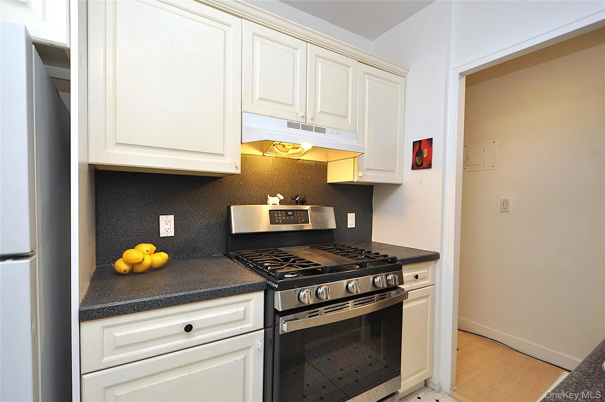 Walk-thru eat-in-kitchen. Walk-thru eat-in-kitchen.