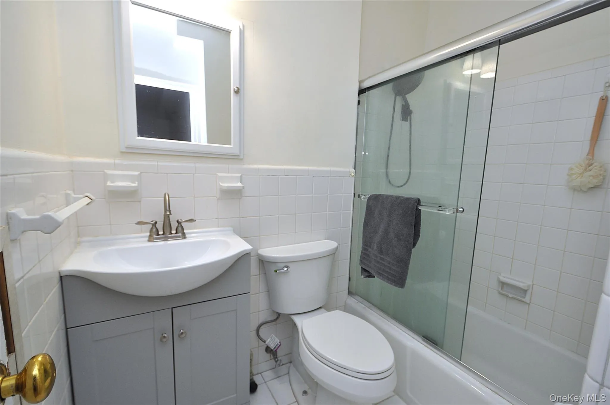 Primary bedroom bathroom Primary bedroom bathroom