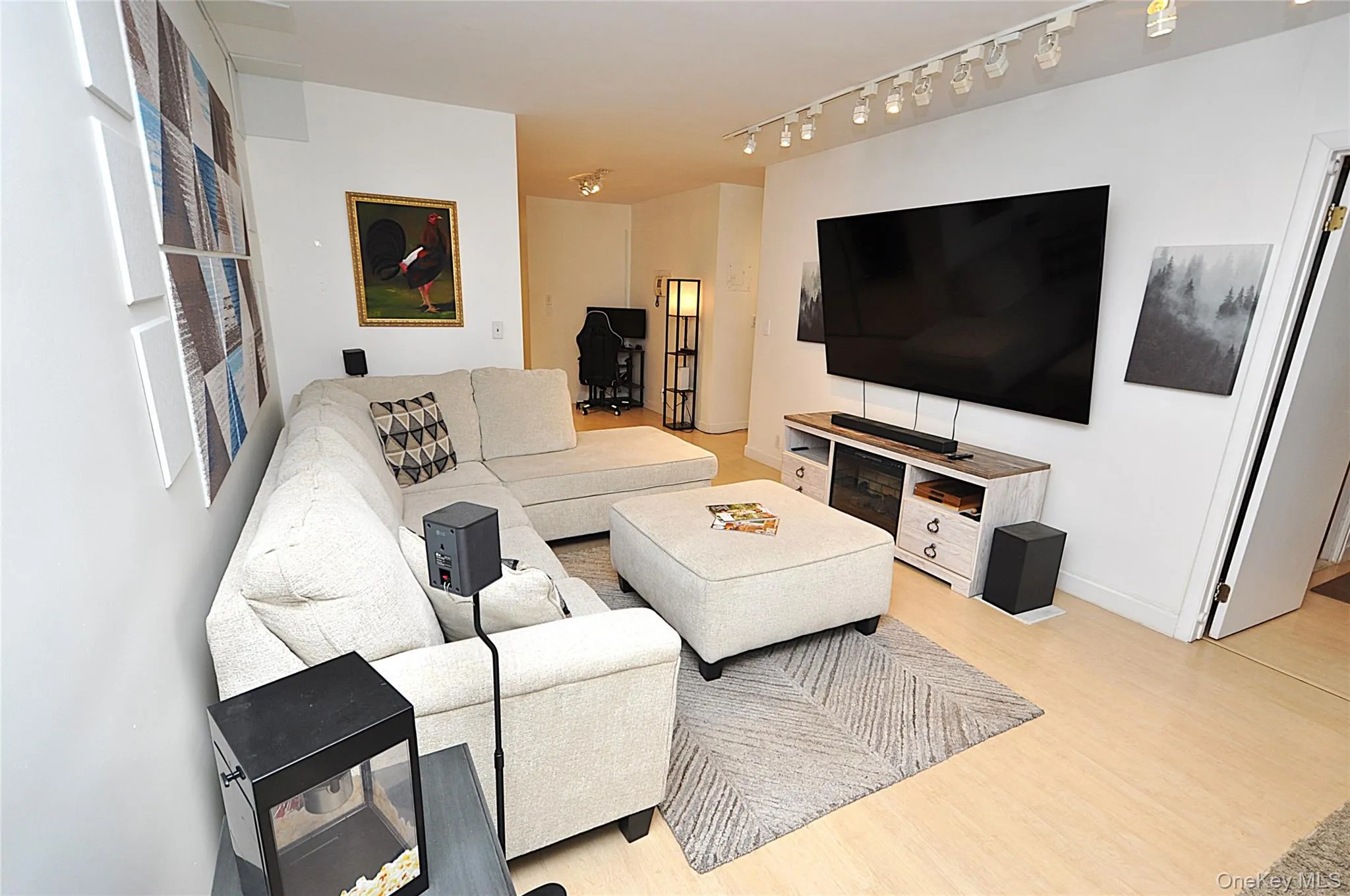 Large living room can accommodate both a entertainment and dining area. The living room is approx. 31'-8" x 11'-9". Large living room can accommodate both a entertainment and dining area. The living room is approx. 31'-8" x 11'-9".