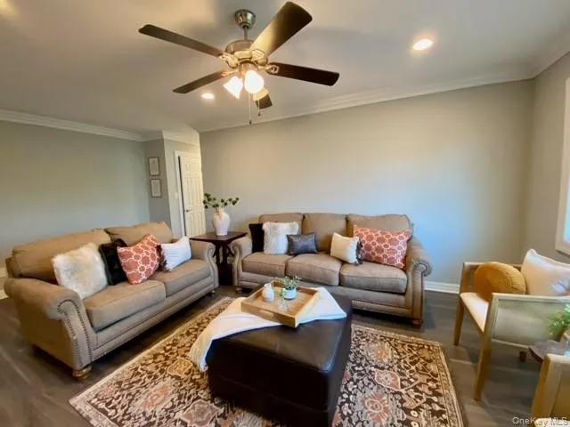 315 Robinson Avenue, Brookhaven, NY, 1 Bedroom Bedrooms, 4 Room Rooms,1 BathroomBathrooms,Residential Lease,For Rent,Robinson,0,1044355 315 Robinson Avenue, Brookhaven, NY, 1 Bedroom Bedrooms, 4 Room Rooms,1 BathroomBathrooms,Residential Lease,For Rent,Robinson,0,1044355