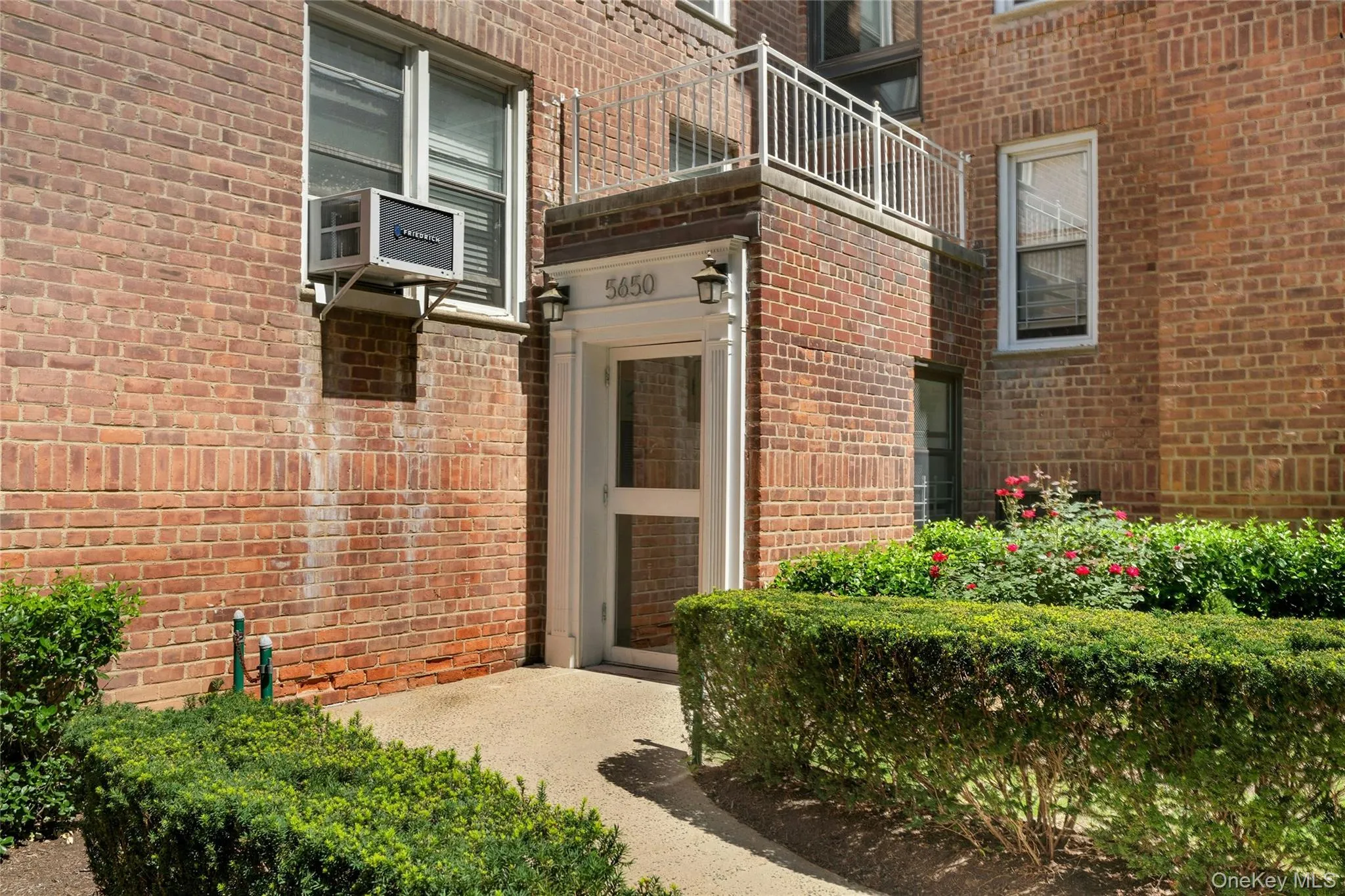 5650 Netherland Avenue, New York, NY, 1 Bedroom Bedrooms, 3 Rooms Rooms,1 BathroomBathrooms,Residential,For Rent,Netherland,0,1044363 5650 Netherland Avenue, New York, NY, 1 Bedroom Bedrooms, 3 Rooms Rooms,1 BathroomBathrooms,Residential,For Rent,Netherland,0,1044363