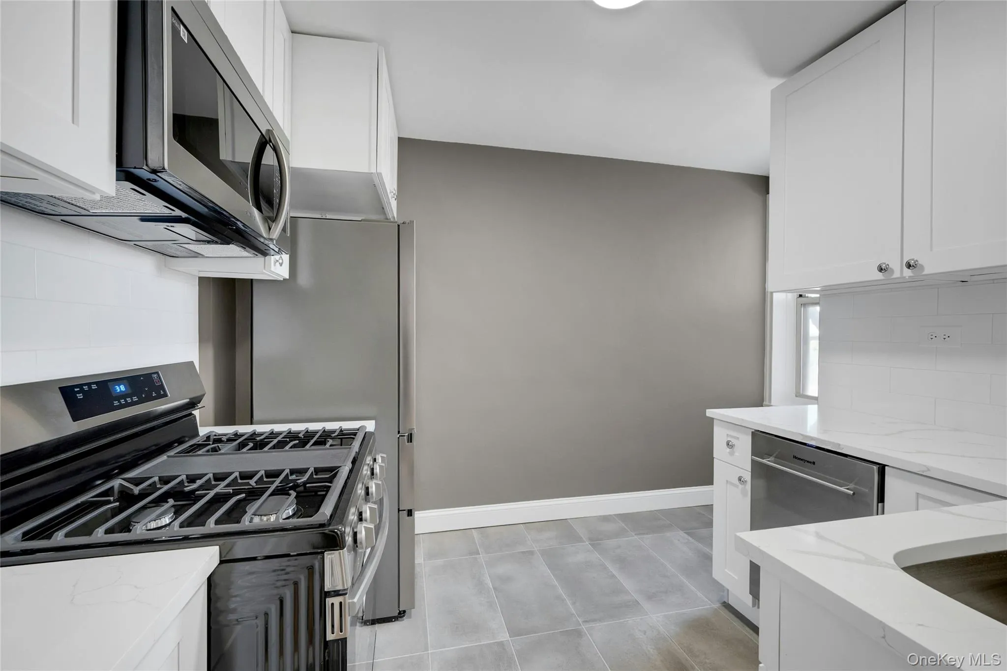 5650 Netherland Avenue, New York, NY, 1 Bedroom Bedrooms, 3 Rooms Rooms,1 BathroomBathrooms,Residential,For Rent,Netherland,0,1044363 5650 Netherland Avenue, New York, NY, 1 Bedroom Bedrooms, 3 Rooms Rooms,1 BathroomBathrooms,Residential,For Rent,Netherland,0,1044363