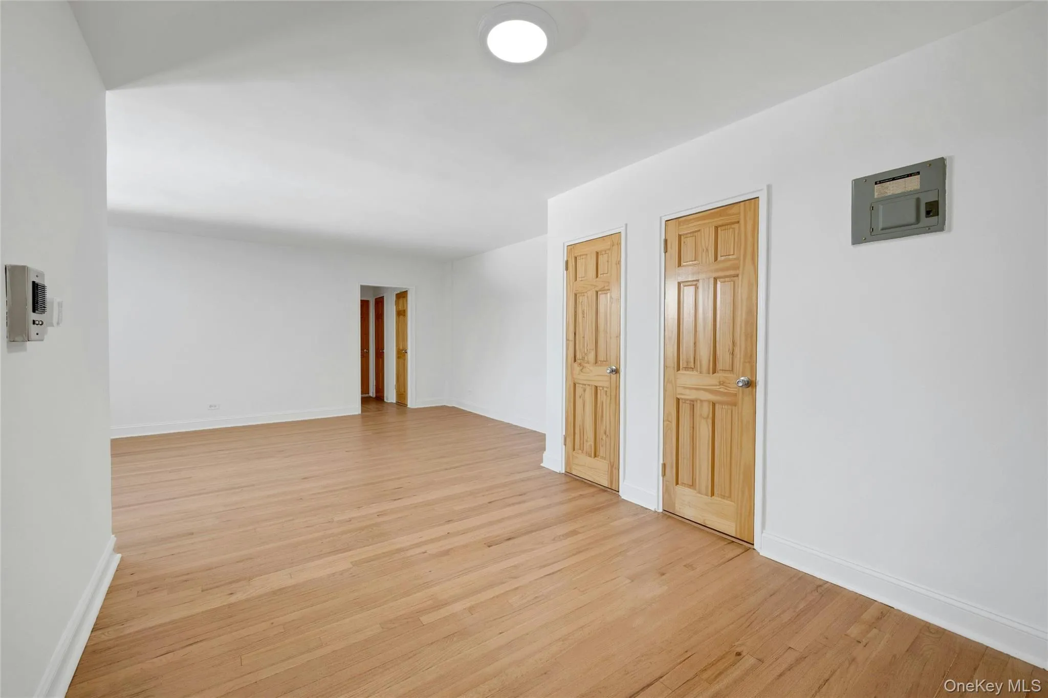 5650 Netherland Avenue, New York, NY, 1 Bedroom Bedrooms, 3 Rooms Rooms,1 BathroomBathrooms,Residential,For Rent,Netherland,0,1044363 5650 Netherland Avenue, New York, NY, 1 Bedroom Bedrooms, 3 Rooms Rooms,1 BathroomBathrooms,Residential,For Rent,Netherland,0,1044363