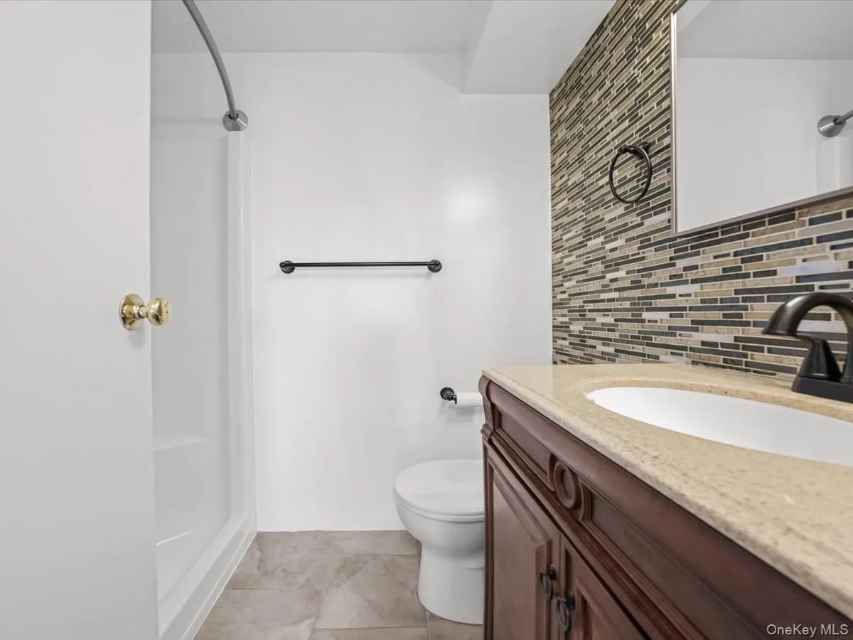 31 Casino Street, Hempstead, NY, 2 Bedrooms Bedrooms, 4 Rooms Rooms,2 BathroomsBathrooms,Residential,For Rent,Casino,0,1044364 31 Casino Street, Hempstead, NY, 2 Bedrooms Bedrooms, 4 Rooms Rooms,2 BathroomsBathrooms,Residential,For Rent,Casino,0,1044364