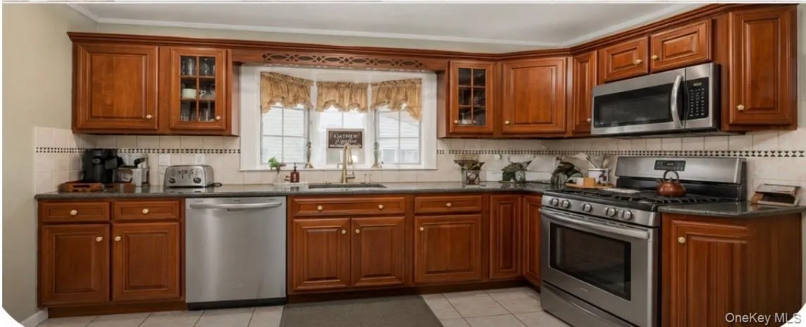 18 Yale Place, Hempstead, NY, 3 Bedrooms Bedrooms, 7 Rooms Rooms,2 BathroomsBathrooms,Residential,For Rent,Yale,0,1044369 18 Yale Place, Hempstead, NY, 3 Bedrooms Bedrooms, 7 Rooms Rooms,2 BathroomsBathrooms,Residential,For Rent,Yale,0,1044369