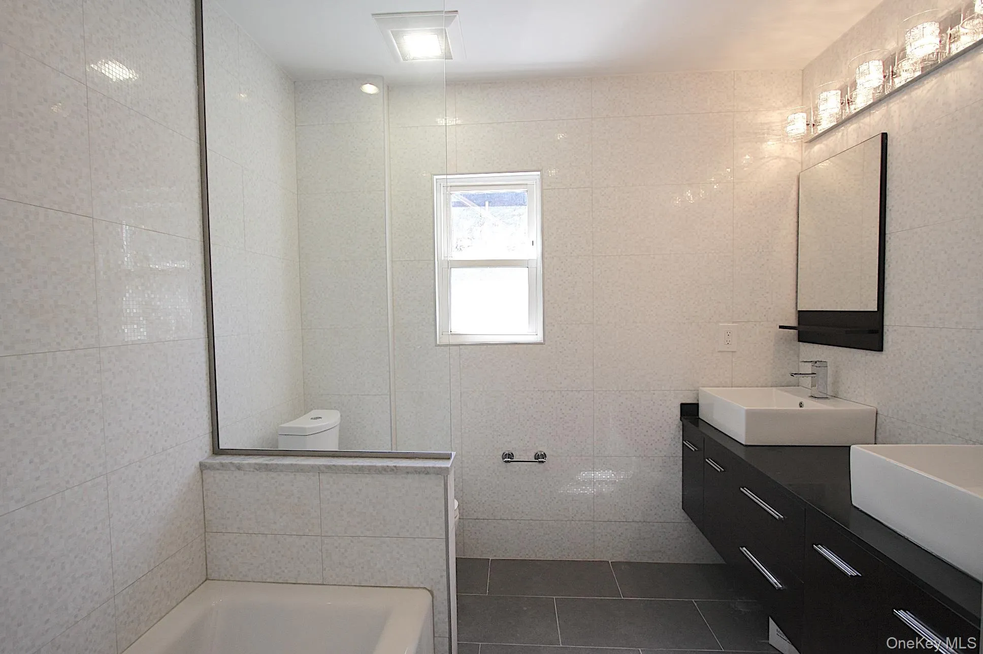 257-14 Pembroke Avenue, North Hempstead, NY, 4 Bedrooms Bedrooms, 10 Rooms Rooms,1 BathroomBathrooms,Residential,For Rent,Pembroke,0,1044372 257-14 Pembroke Avenue, North Hempstead, NY, 4 Bedrooms Bedrooms, 10 Rooms Rooms,1 BathroomBathrooms,Residential,For Rent,Pembroke,0,1044372