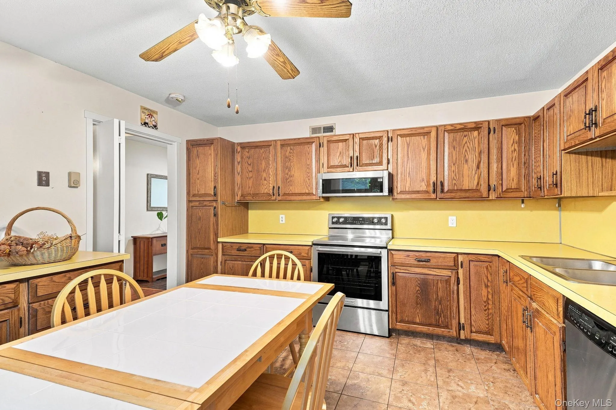 351 Heritage Hills, Somers, NY, 2 Bedrooms Bedrooms, 5 Rooms Rooms,2 BathroomsBathrooms,Residential,For Rent,Heritage,0,1044373 351 Heritage Hills, Somers, NY, 2 Bedrooms Bedrooms, 5 Rooms Rooms,2 BathroomsBathrooms,Residential,For Rent,Heritage,0,1044373