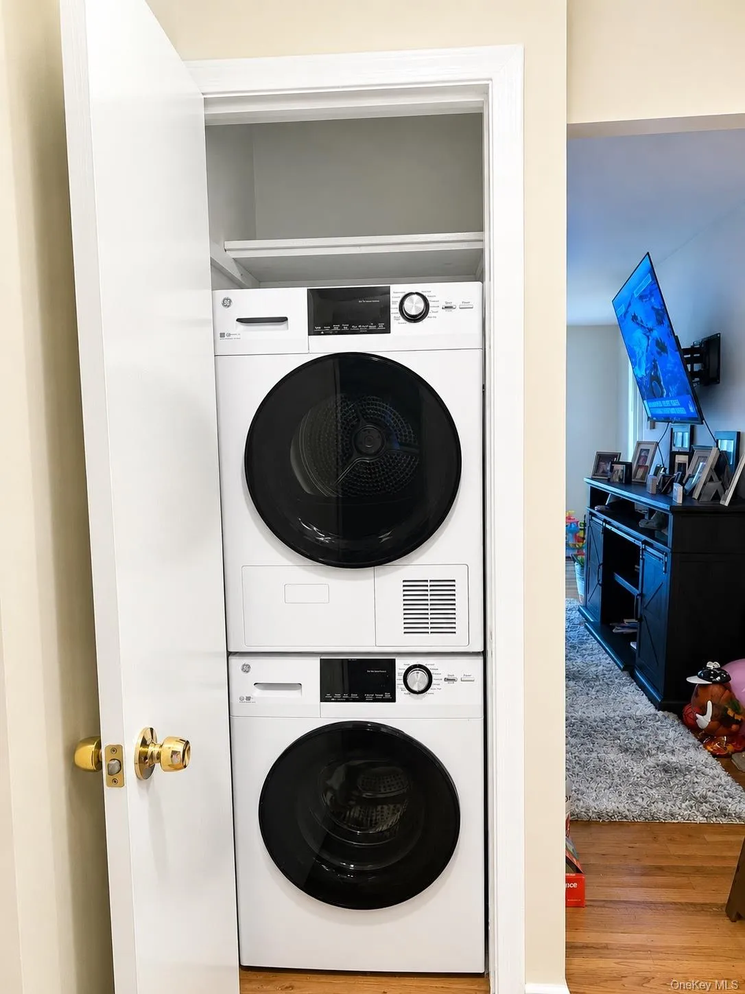 1-1 Germonds, Clarkstown, NY, 1 Bedroom Bedrooms, 3 Rooms Rooms,1 BathroomBathrooms,Residential Lease,For Rent,Germonds,0,1044379 1-1 Germonds, Clarkstown, NY, 1 Bedroom Bedrooms, 3 Rooms Rooms,1 BathroomBathrooms,Residential Lease,For Rent,Germonds,0,1044379