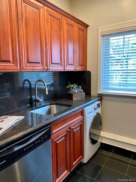 554 New Highway, Smithtown, NY, 2 Bedroom Bedrooms, 5 Room Rooms,1 BathroomBathrooms,Residential Lease,For Rent,New,0,1044384 554 New Highway, Smithtown, NY, 2 Bedroom Bedrooms, 5 Room Rooms,1 BathroomBathrooms,Residential Lease,For Rent,New,0,1044384