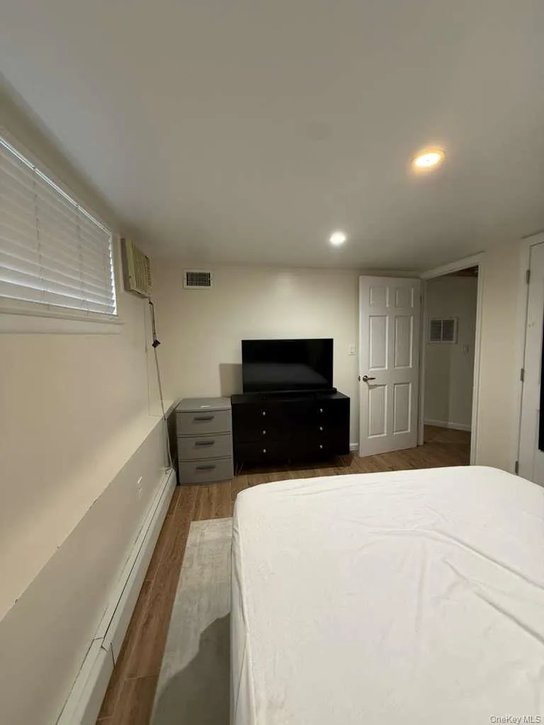 3394 B Drive, Hempstead, NY, 1 Bedroom Bedrooms, 3 Rooms Rooms,1 BathroomBathrooms,Residential Lease,For Rent,B,0,1044385 3394 B Drive, Hempstead, NY, 1 Bedroom Bedrooms, 3 Rooms Rooms,1 BathroomBathrooms,Residential Lease,For Rent,B,0,1044385