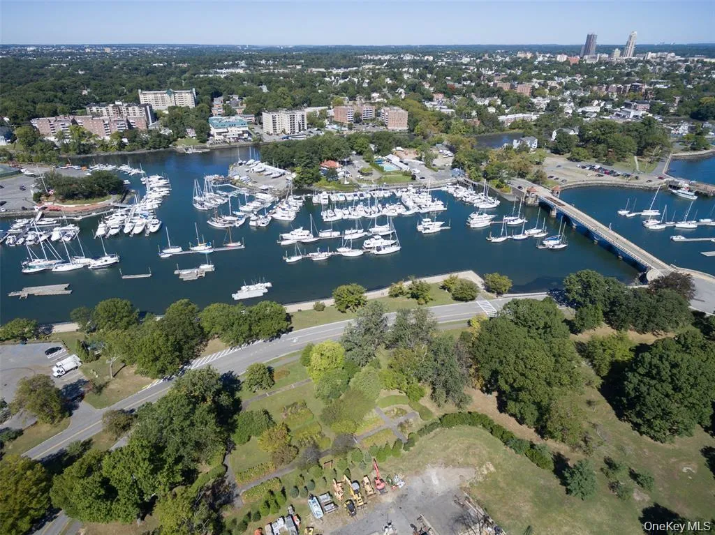 673 Pelham Road, New Rochelle, NY, 1 Bedroom Bedrooms, 3 Rooms Rooms,1 BathroomBathrooms,Residential,For Rent,Pelham,0,1044386 673 Pelham Road, New Rochelle, NY, 1 Bedroom Bedrooms, 3 Rooms Rooms,1 BathroomBathrooms,Residential,For Rent,Pelham,0,1044386