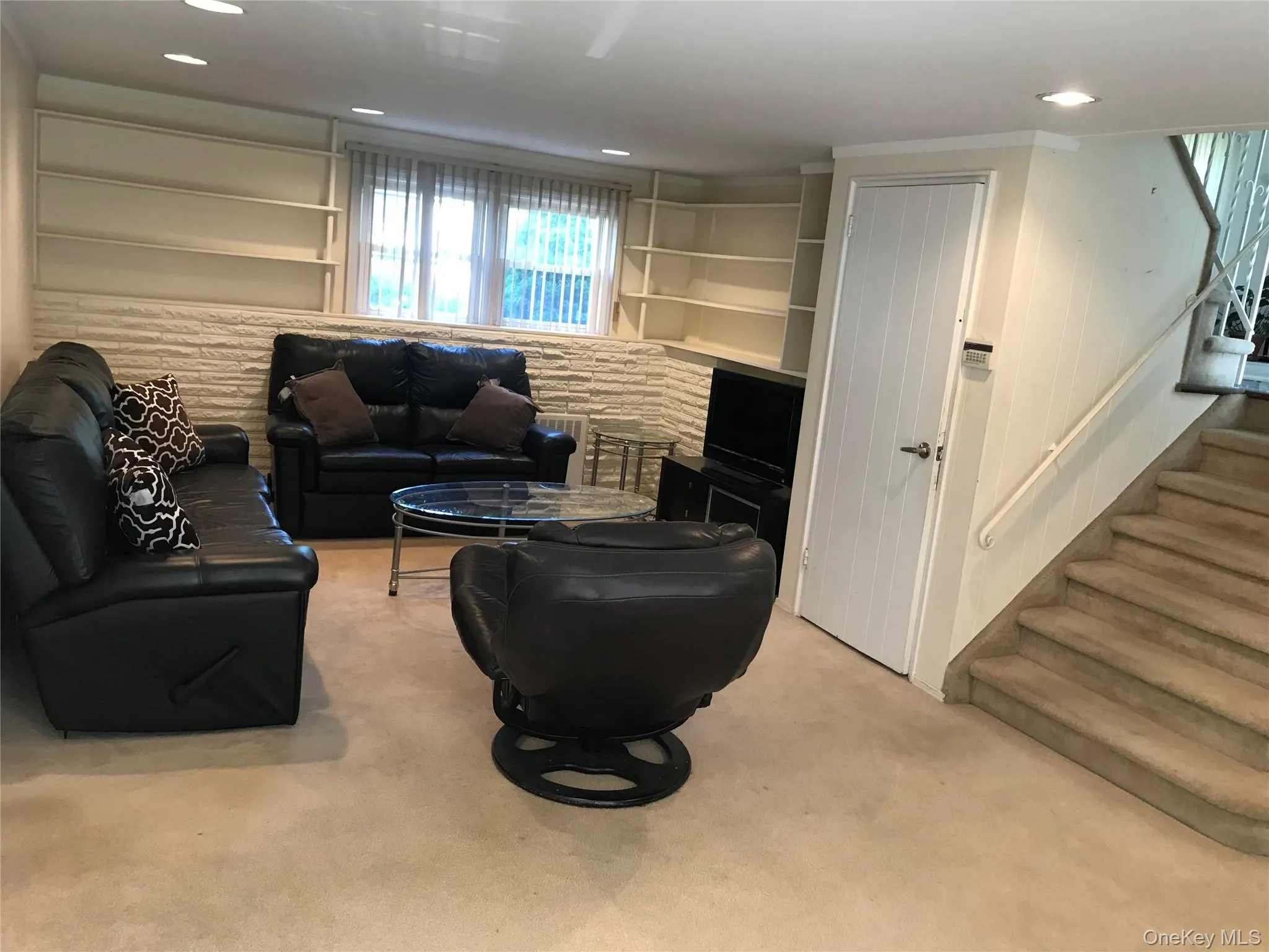 33 Burton Avenue, Oyster Bay, NY, 3 Bedrooms Bedrooms, 7 Rooms Rooms,2 BathroomsBathrooms,Residential Lease,For Rent,Burton,0,1044387 33 Burton Avenue, Oyster Bay, NY, 3 Bedrooms Bedrooms, 7 Rooms Rooms,2 BathroomsBathrooms,Residential Lease,For Rent,Burton,0,1044387
