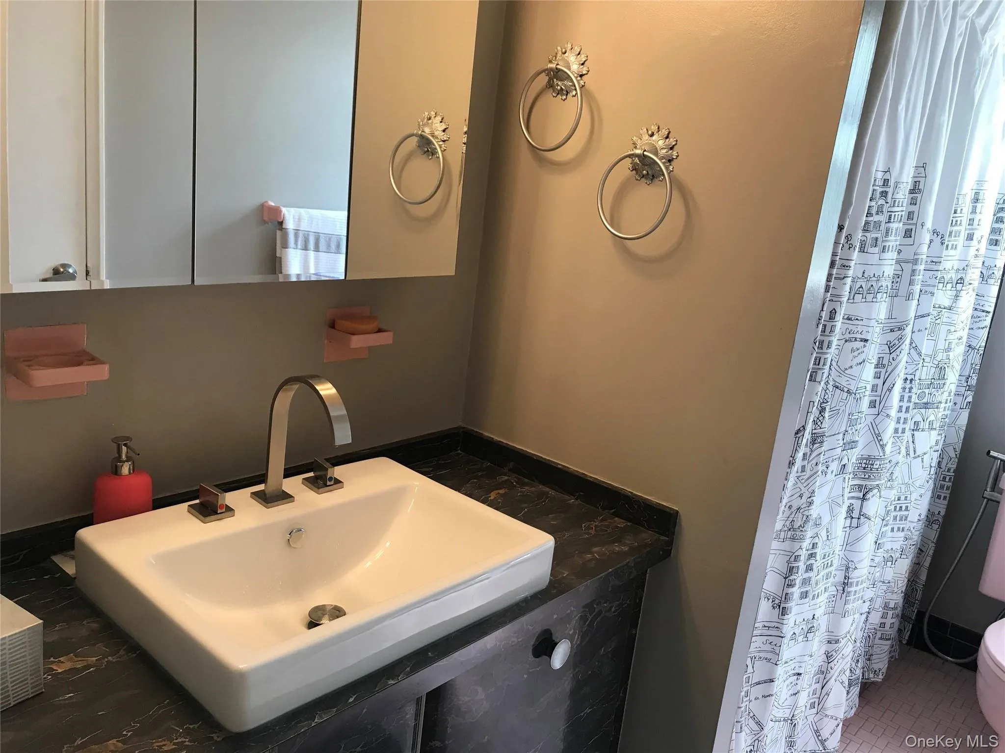 33 Burton Avenue, Oyster Bay, NY, 3 Bedrooms Bedrooms, 7 Rooms Rooms,2 BathroomsBathrooms,Residential Lease,For Rent,Burton,0,1044387 33 Burton Avenue, Oyster Bay, NY, 3 Bedrooms Bedrooms, 7 Rooms Rooms,2 BathroomsBathrooms,Residential Lease,For Rent,Burton,0,1044387