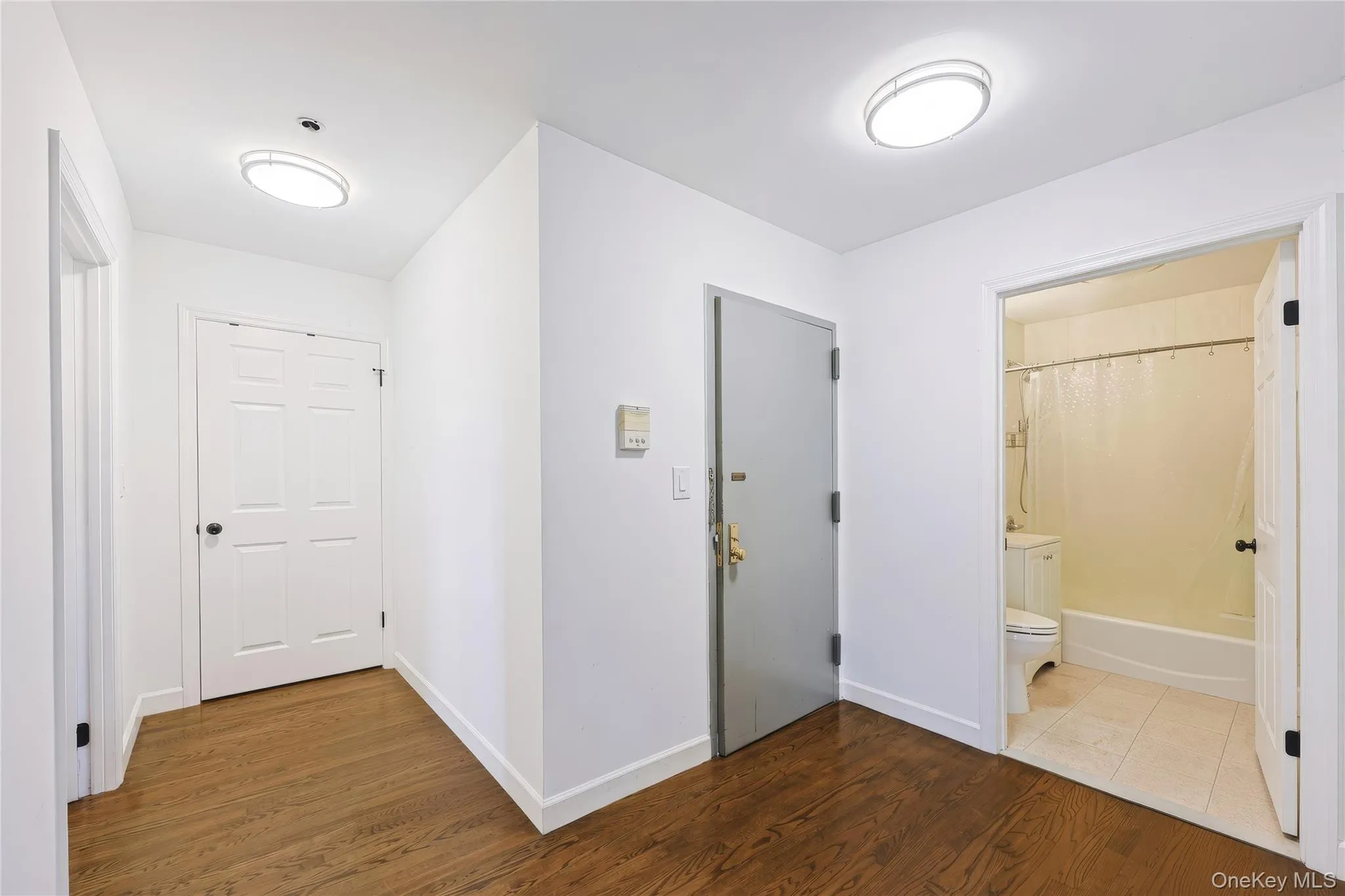 41-35 67th Street, New York, NY, 2 Bedrooms Bedrooms, 4 Rooms Rooms,2 BathroomsBathrooms,Residential,For Rent,67th,0,1044391 41-35 67th Street, New York, NY, 2 Bedrooms Bedrooms, 4 Rooms Rooms,2 BathroomsBathrooms,Residential,For Rent,67th,0,1044391