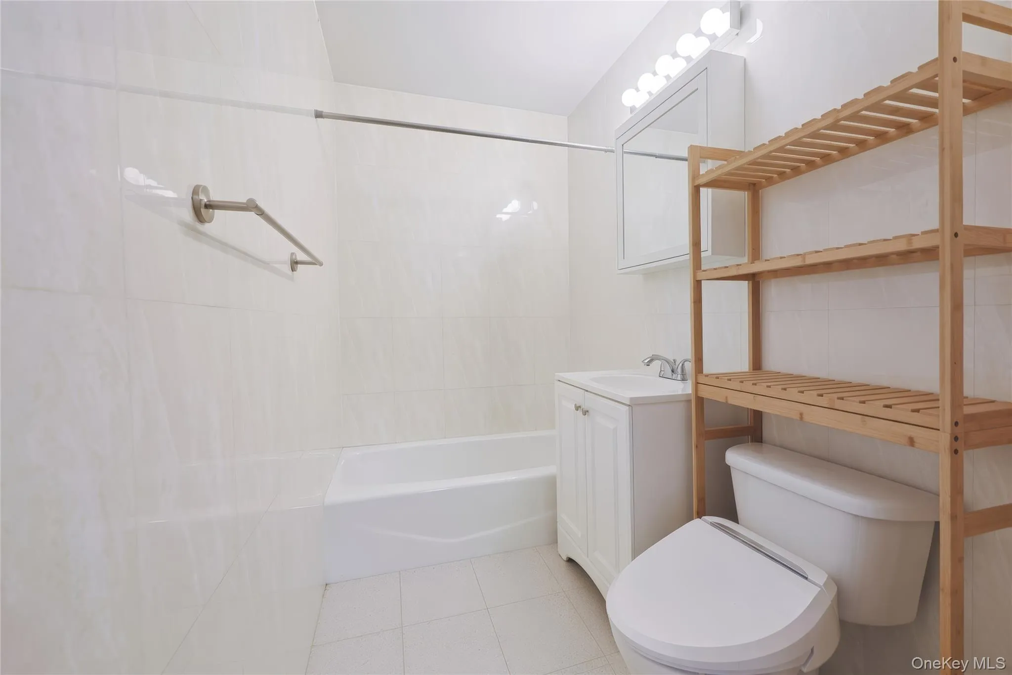 41-35 67th Street, New York, NY, 2 Bedrooms Bedrooms, 4 Rooms Rooms,2 BathroomsBathrooms,Residential,For Rent,67th,0,1044391 41-35 67th Street, New York, NY, 2 Bedrooms Bedrooms, 4 Rooms Rooms,2 BathroomsBathrooms,Residential,For Rent,67th,0,1044391