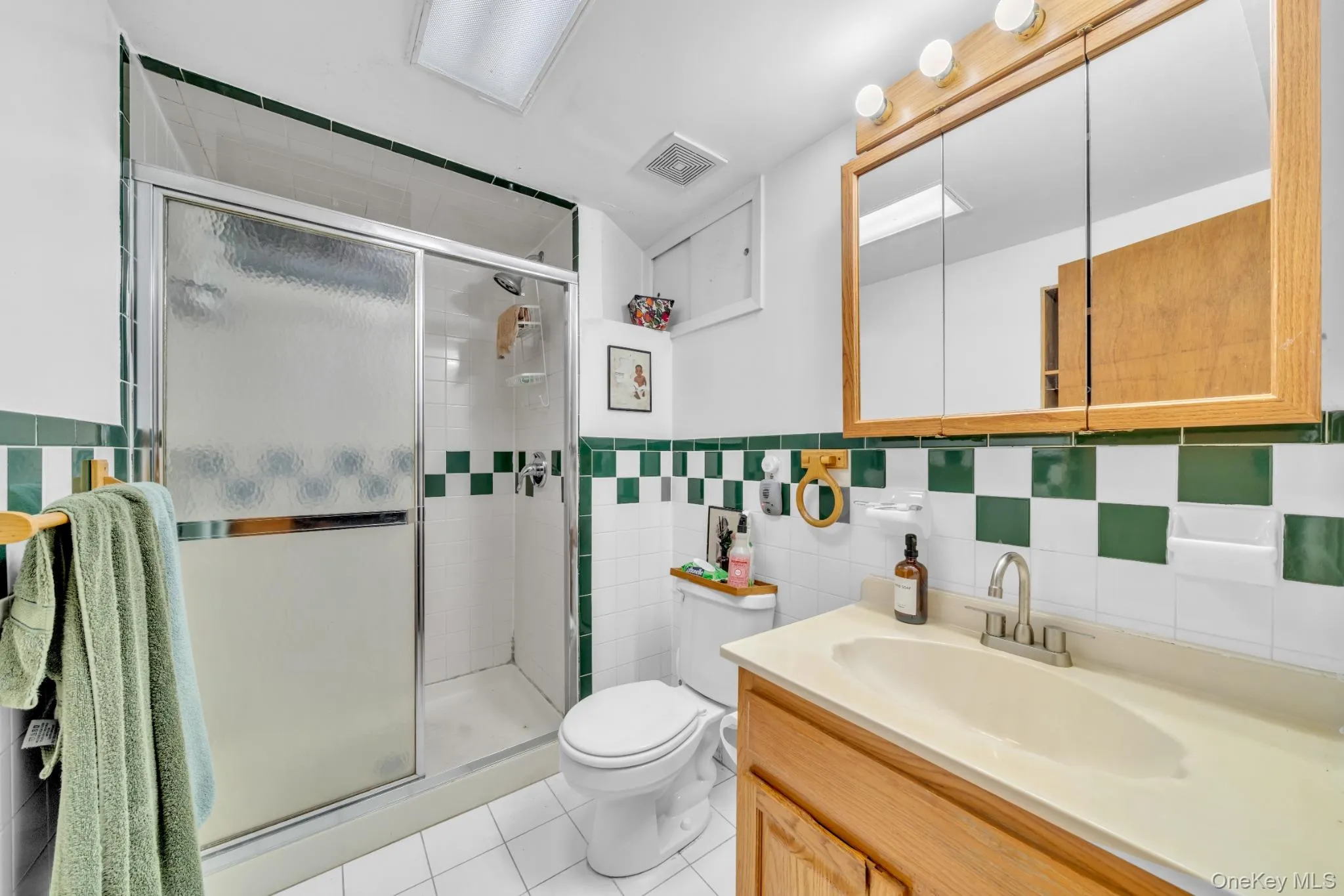 1442 Woolworth Street, Hempstead, NY, 2 Bedrooms Bedrooms, 5 Rooms Rooms,2 BathroomsBathrooms,Residential,For Rent,Woolworth,0,1044392 1442 Woolworth Street, Hempstead, NY, 2 Bedrooms Bedrooms, 5 Rooms Rooms,2 BathroomsBathrooms,Residential,For Rent,Woolworth,0,1044392