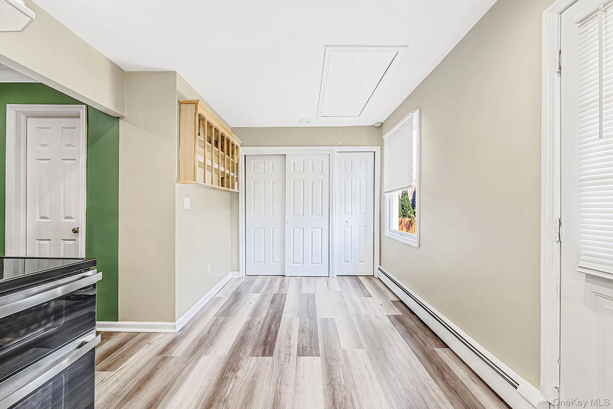 16 Elwin Place, Babylon, NY, 1 Bedroom Bedrooms, 4 Rooms Rooms,1 BathroomBathrooms,Residential,For Rent,Elwin,0,1044395 16 Elwin Place, Babylon, NY, 1 Bedroom Bedrooms, 4 Rooms Rooms,1 BathroomBathrooms,Residential,For Rent,Elwin,0,1044395