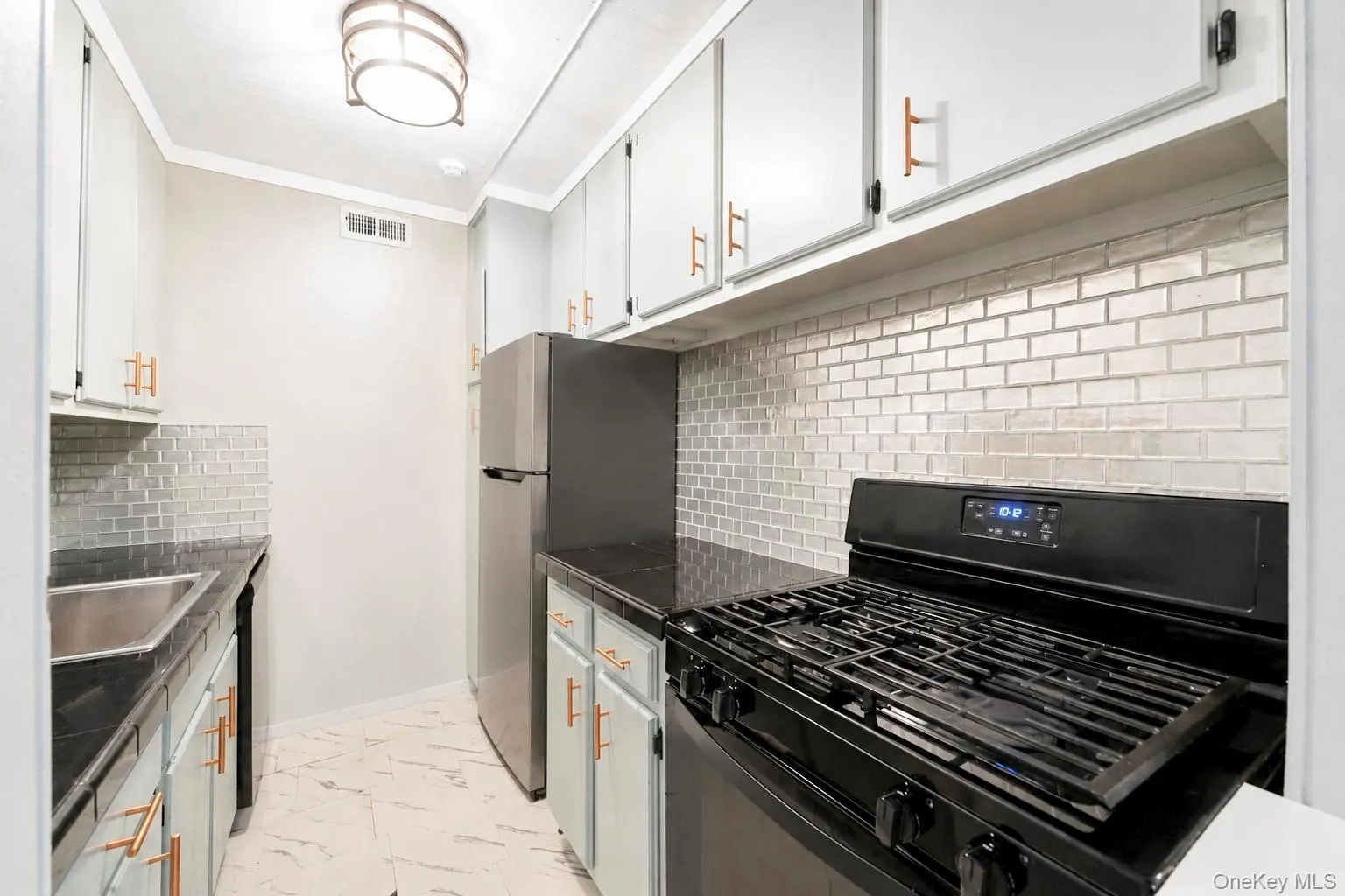 194 Artist Lake Drive, Brookhaven, NY, 1 Bedroom Bedrooms, 4 Rooms Rooms,1 BathroomBathrooms,Residential,For Rent,Artist Lake,0,1044397 194 Artist Lake Drive, Brookhaven, NY, 1 Bedroom Bedrooms, 4 Rooms Rooms,1 BathroomBathrooms,Residential,For Rent,Artist Lake,0,1044397