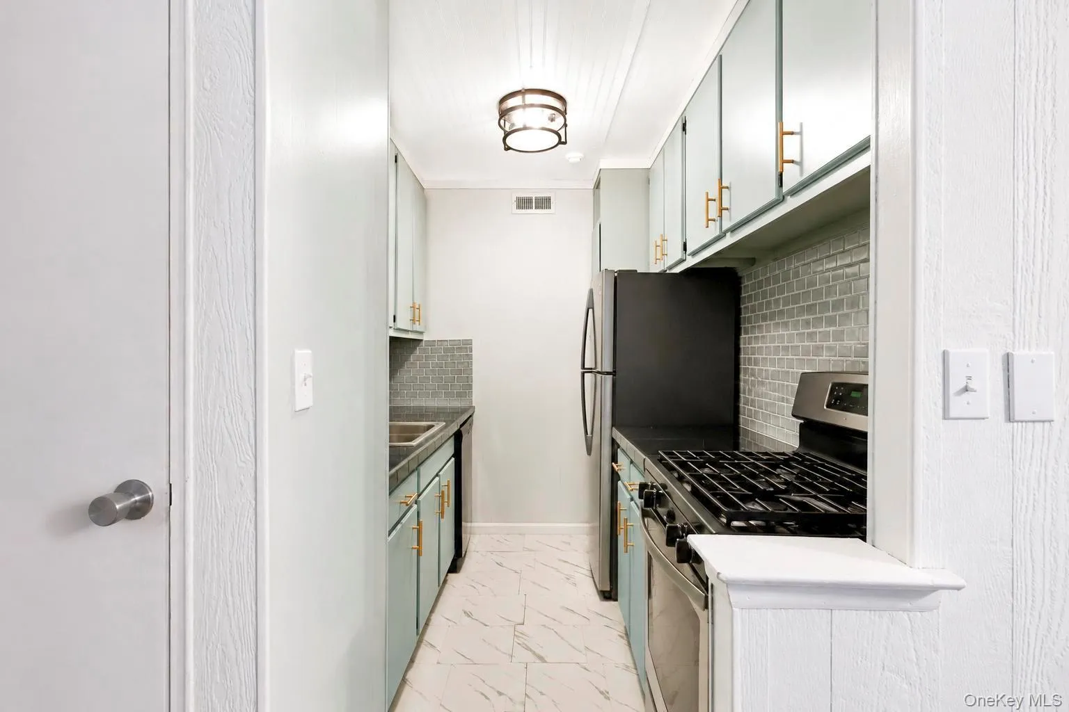 194 Artist Lake Drive, Brookhaven, NY, 1 Bedroom Bedrooms, 4 Rooms Rooms,1 BathroomBathrooms,Residential,For Rent,Artist Lake,0,1044397 194 Artist Lake Drive, Brookhaven, NY, 1 Bedroom Bedrooms, 4 Rooms Rooms,1 BathroomBathrooms,Residential,For Rent,Artist Lake,0,1044397
