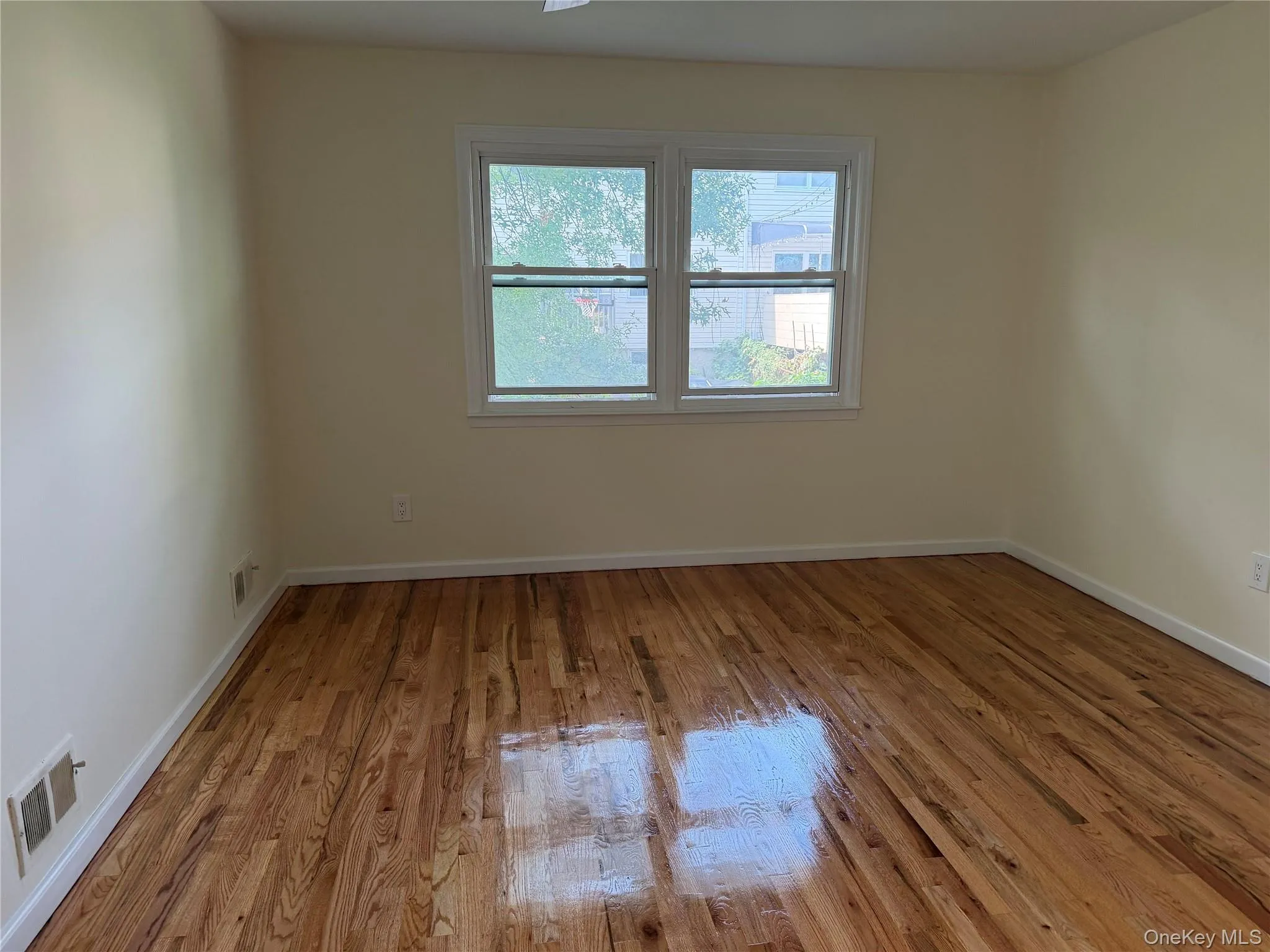 15-52 215th Street, New York, NY, 3 Bedrooms Bedrooms, 6 Rooms Rooms,2 BathroomsBathrooms,Residential Lease,For Rent,215th,0,1044398 15-52 215th Street, New York, NY, 3 Bedrooms Bedrooms, 6 Rooms Rooms,2 BathroomsBathrooms,Residential Lease,For Rent,215th,0,1044398