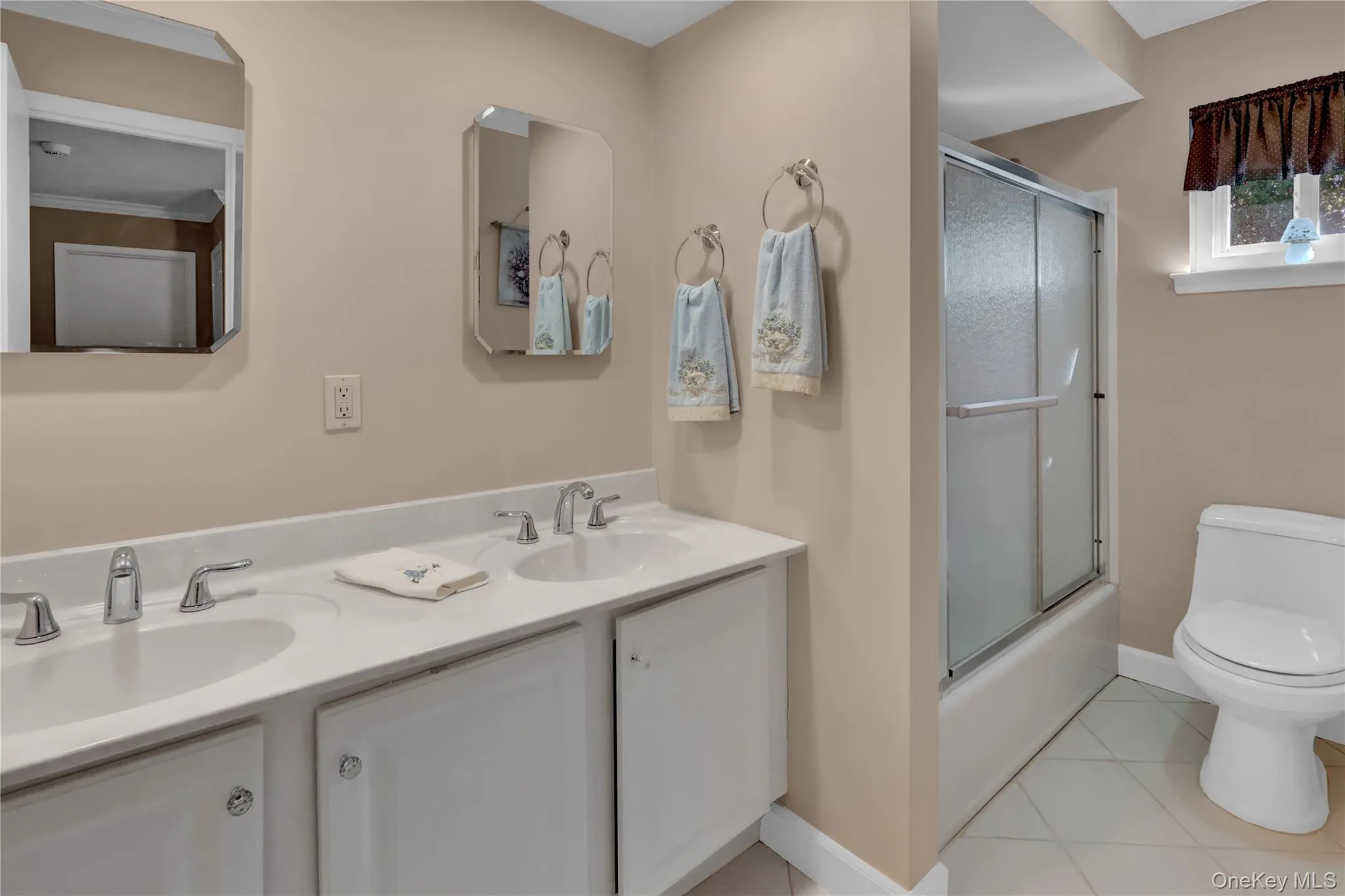 14 Milhouse Lane, Brookhaven, NY, 5 Bedrooms Bedrooms, 10 Rooms Rooms,2 BathroomsBathrooms,Residential,For Rent,Milhouse,0,1044402 14 Milhouse Lane, Brookhaven, NY, 5 Bedrooms Bedrooms, 10 Rooms Rooms,2 BathroomsBathrooms,Residential,For Rent,Milhouse,0,1044402