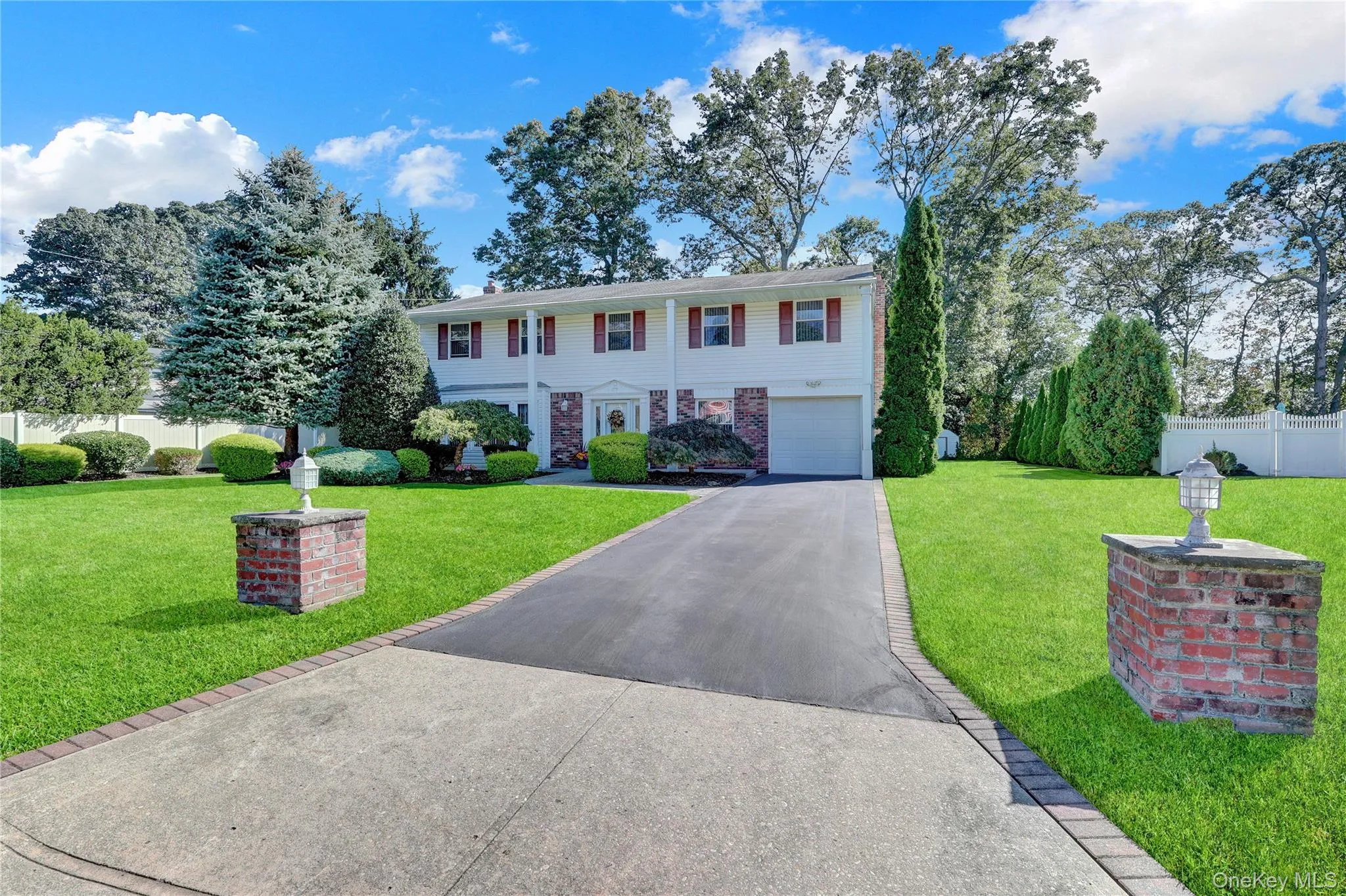 14 Milhouse Lane, Brookhaven, NY, 5 Bedrooms Bedrooms, 10 Rooms Rooms,2 BathroomsBathrooms,Residential,For Rent,Milhouse,0,1044402 14 Milhouse Lane, Brookhaven, NY, 5 Bedrooms Bedrooms, 10 Rooms Rooms,2 BathroomsBathrooms,Residential,For Rent,Milhouse,0,1044402