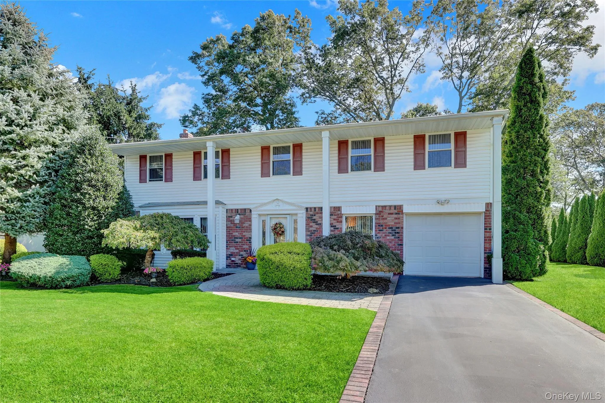 14 Milhouse Lane, Brookhaven, NY, 5 Bedrooms Bedrooms, 10 Rooms Rooms,2 BathroomsBathrooms,Residential,For Rent,Milhouse,0,1044402 14 Milhouse Lane, Brookhaven, NY, 5 Bedrooms Bedrooms, 10 Rooms Rooms,2 BathroomsBathrooms,Residential,For Rent,Milhouse,0,1044402