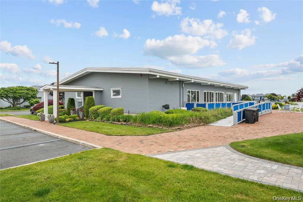 34 Harbour Drive, Brookhaven, NY, 2 Bedrooms Bedrooms, 5 Rooms Rooms,2 BathroomsBathrooms,Residential Lease,For Rent,Harbour,0,1044408 34 Harbour Drive, Brookhaven, NY, 2 Bedrooms Bedrooms, 5 Rooms Rooms,2 BathroomsBathrooms,Residential Lease,For Rent,Harbour,0,1044408