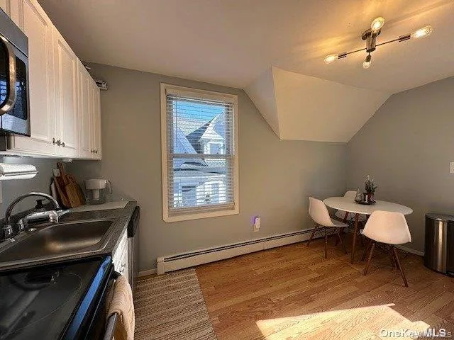 20 Dewey Street, Huntington, NY, 2 Bedrooms Bedrooms, 5 Rooms Rooms,1 BathroomBathrooms,Residential Lease,For Rent,Dewey,0,1044409 20 Dewey Street, Huntington, NY, 2 Bedrooms Bedrooms, 5 Rooms Rooms,1 BathroomBathrooms,Residential Lease,For Rent,Dewey,0,1044409