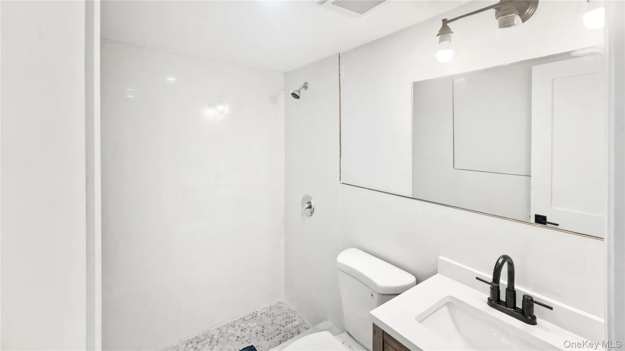 6 Harold Avenue, Hempstead, NY, 4 Bedrooms Bedrooms, 12 Rooms Rooms,3 BathroomsBathrooms,Residential,For Rent,Harold,0,1044416 6 Harold Avenue, Hempstead, NY, 4 Bedrooms Bedrooms, 12 Rooms Rooms,3 BathroomsBathrooms,Residential,For Rent,Harold,0,1044416