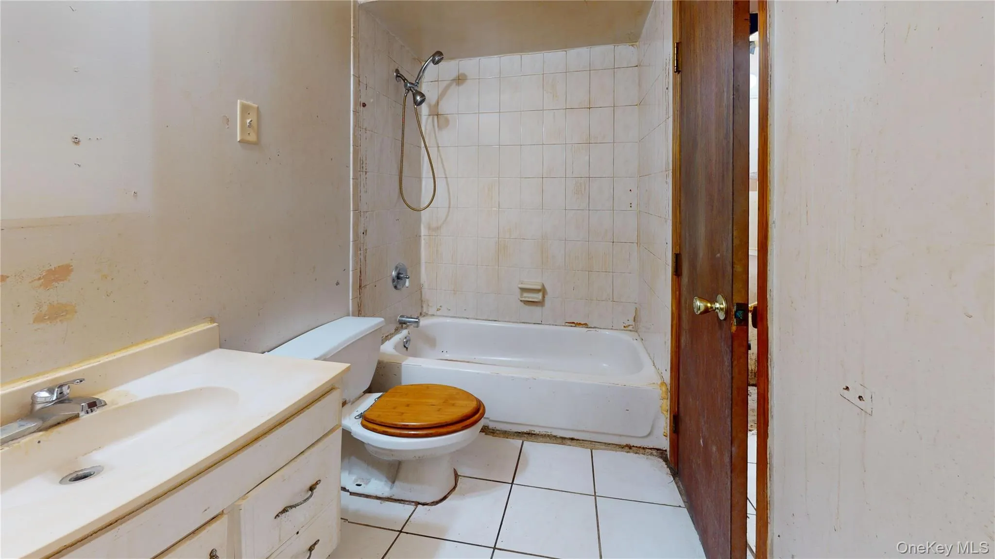 862 Leland Avenue, New York, NY, 2 Bedrooms Bedrooms, 4 Rooms Rooms,1 BathroomBathrooms,Residential,For Rent,Leland,0,1044418 862 Leland Avenue, New York, NY, 2 Bedrooms Bedrooms, 4 Rooms Rooms,1 BathroomBathrooms,Residential,For Rent,Leland,0,1044418