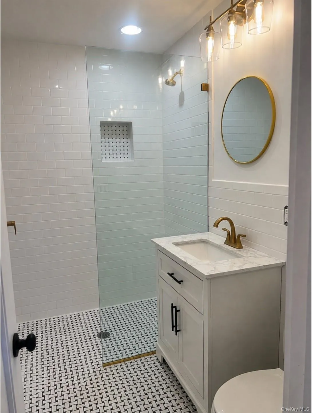 126 Main Street, Brookhaven, NY, 1 Bedroom Bedrooms, 4 Rooms Rooms,1 BathroomBathrooms,Residential Lease,For Rent,Main,0,1044423 126 Main Street, Brookhaven, NY, 1 Bedroom Bedrooms, 4 Rooms Rooms,1 BathroomBathrooms,Residential Lease,For Rent,Main,0,1044423