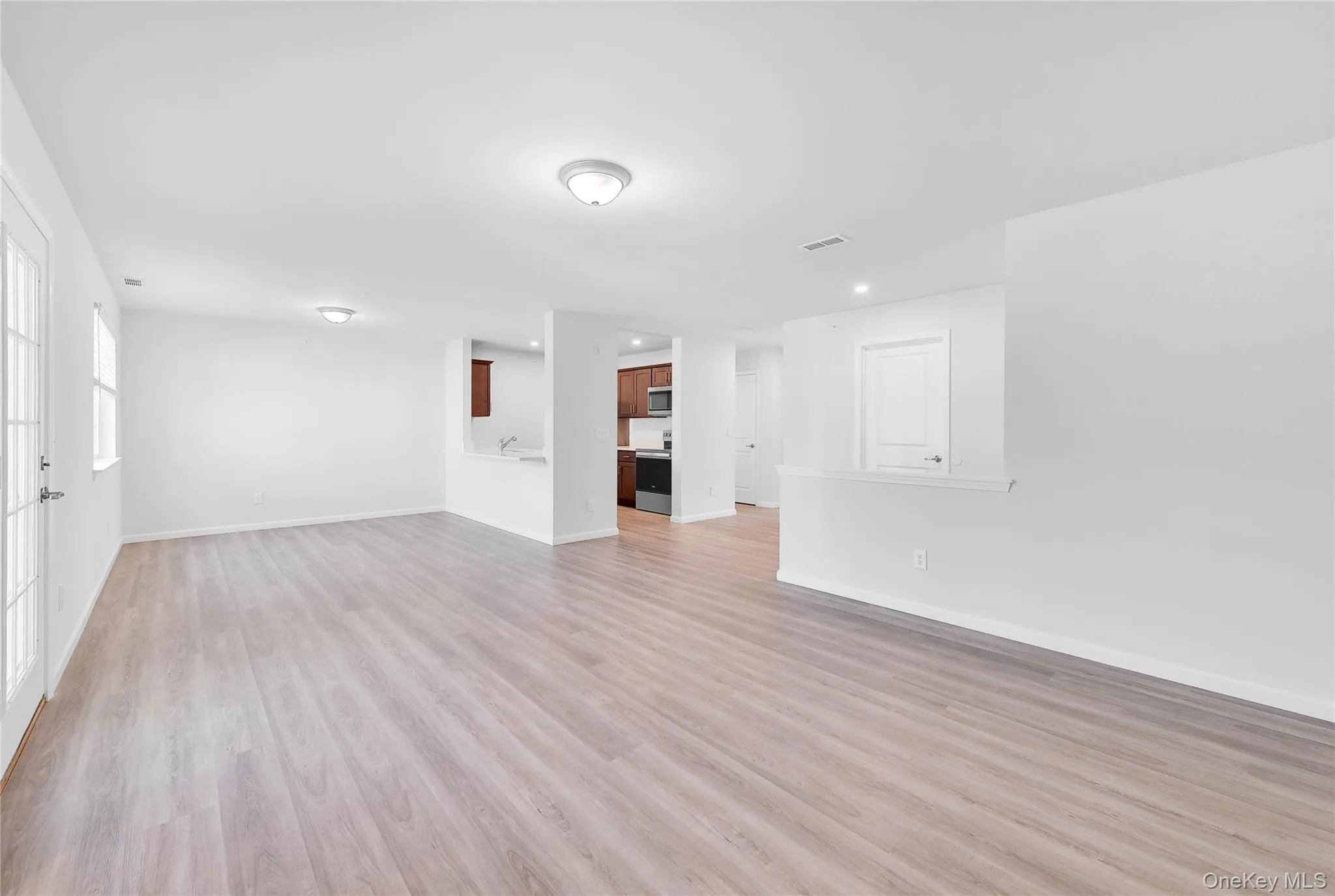 206 Golf Links Road, Middletown, NY, 1 Bedroom Bedrooms, 6 Room Rooms,1 BathroomBathrooms,Residential Lease,For Rent,Golf Links,0,1044429 206 Golf Links Road, Middletown, NY, 1 Bedroom Bedrooms, 6 Room Rooms,1 BathroomBathrooms,Residential Lease,For Rent,Golf Links,0,1044429