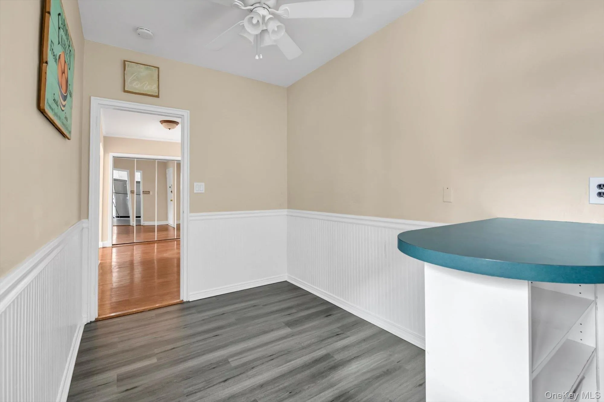 2 Townhouse Place, North Hempstead, NY, 1 Bedroom Bedrooms, 4 Rooms Rooms,1 BathroomBathrooms,Residential,For Rent,Townhouse,0,1044433 2 Townhouse Place, North Hempstead, NY, 1 Bedroom Bedrooms, 4 Rooms Rooms,1 BathroomBathrooms,Residential,For Rent,Townhouse,0,1044433