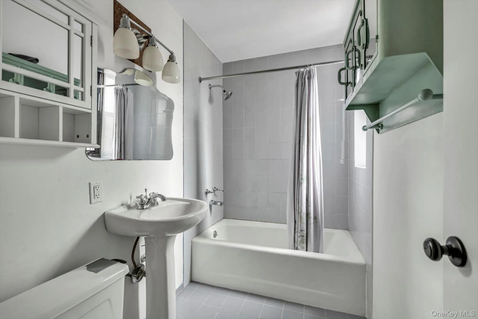 2 Townhouse Place, North Hempstead, NY, 1 Bedroom Bedrooms, 4 Rooms Rooms,1 BathroomBathrooms,Residential,For Rent,Townhouse,0,1044433 2 Townhouse Place, North Hempstead, NY, 1 Bedroom Bedrooms, 4 Rooms Rooms,1 BathroomBathrooms,Residential,For Rent,Townhouse,0,1044433