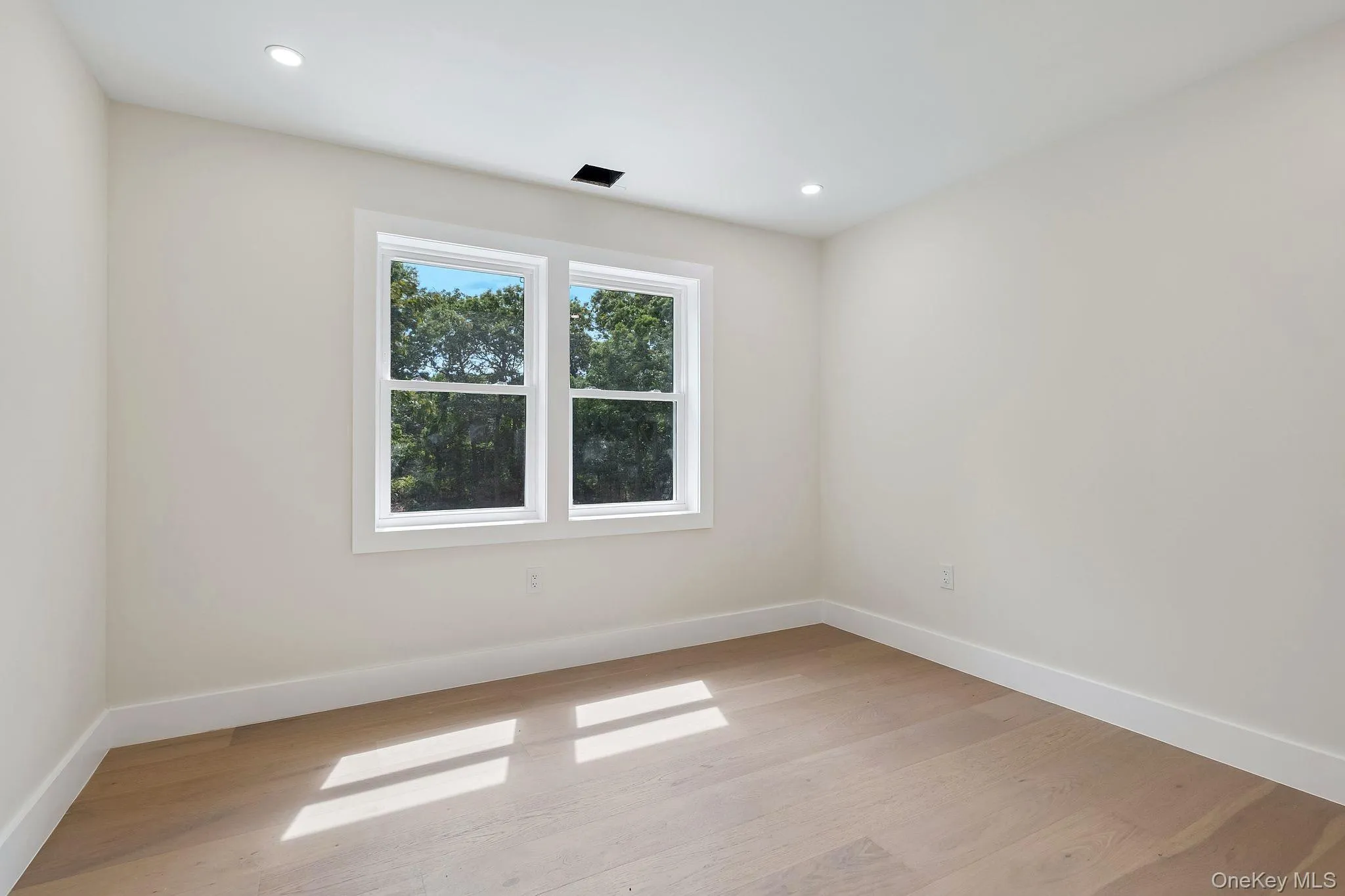 8 Hidden Path, Southampton, NY, 5 Bedrooms Bedrooms, 10 Rooms Rooms,5 BathroomsBathrooms,Residential,For Rent,Hidden,0,1044436 8 Hidden Path, Southampton, NY, 5 Bedrooms Bedrooms, 10 Rooms Rooms,5 BathroomsBathrooms,Residential,For Rent,Hidden,0,1044436