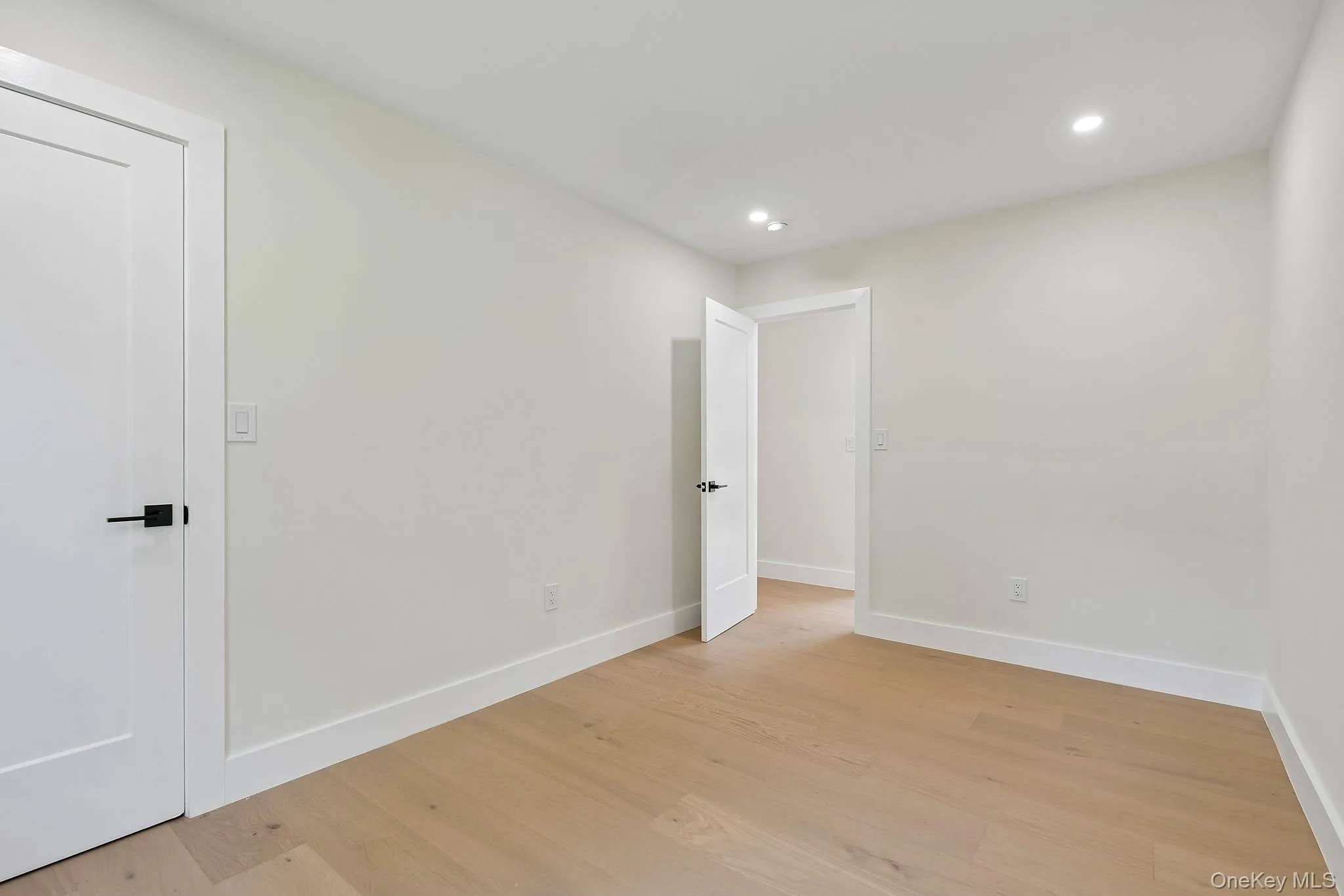 8 Hidden Path, Southampton, NY, 5 Bedrooms Bedrooms, 10 Rooms Rooms,5 BathroomsBathrooms,Residential,For Rent,Hidden,0,1044436 8 Hidden Path, Southampton, NY, 5 Bedrooms Bedrooms, 10 Rooms Rooms,5 BathroomsBathrooms,Residential,For Rent,Hidden,0,1044436